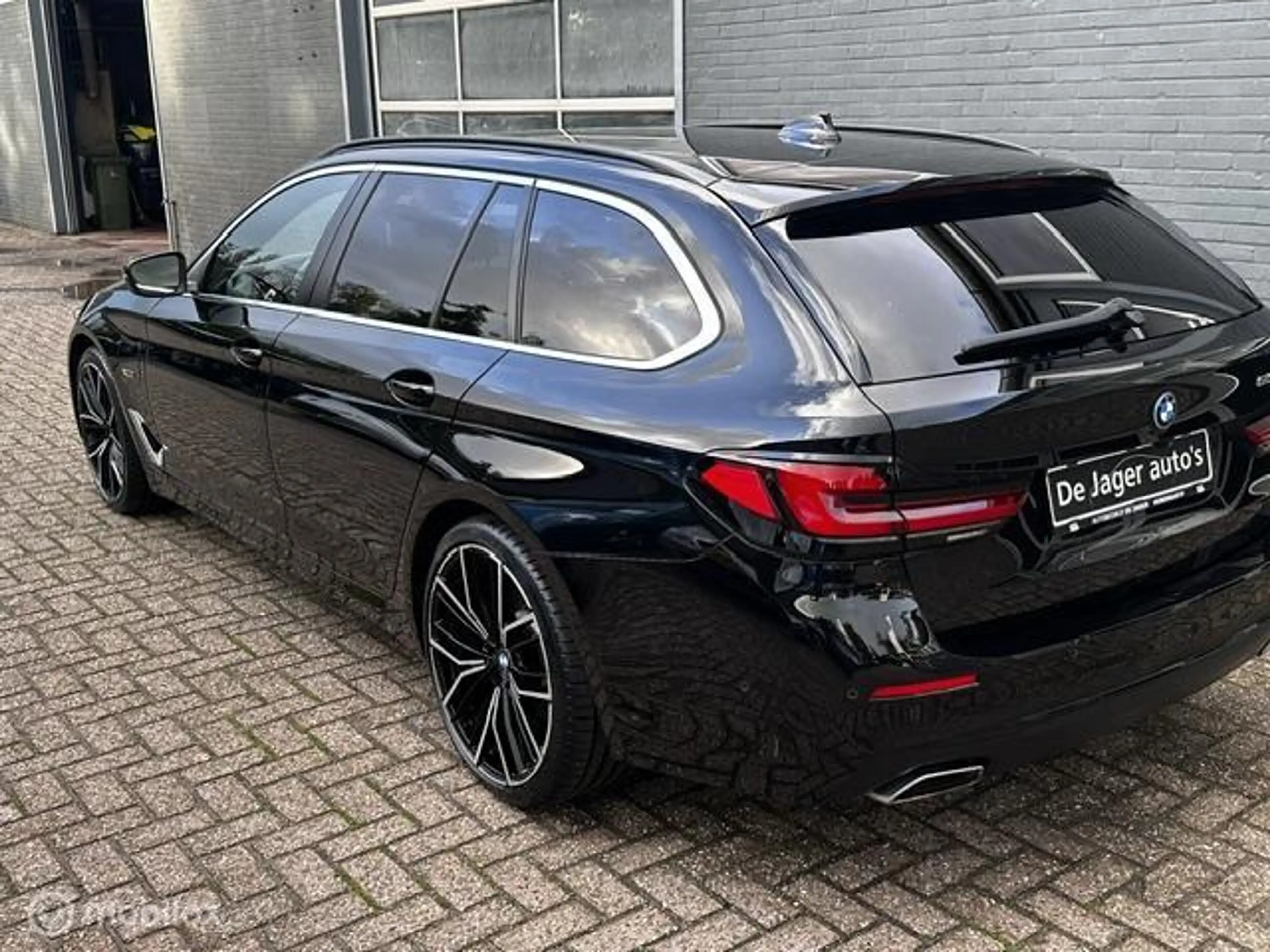 BMW 530 5-serie Touring 530e Plug-in Hybride Business Ed. — photo 3
