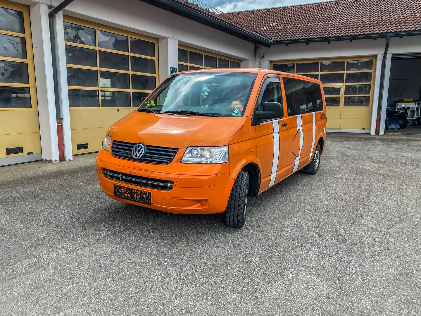Volkswagen T5 Kombi Kombi LR 1,9 TDI Orange - 2
