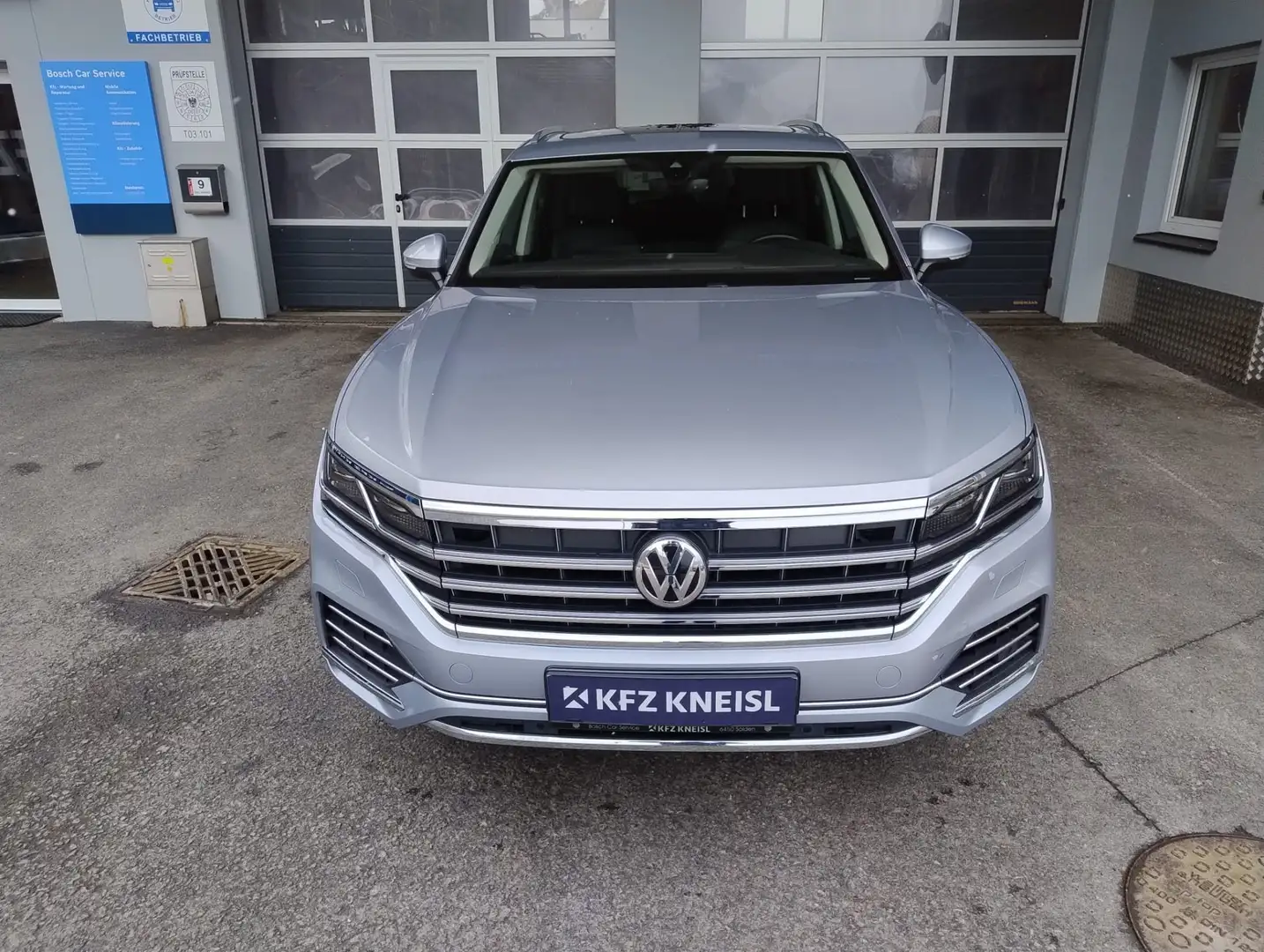Volkswagen Touareg 4Motion V6 TDI SCR Edition Aut. Grau - 1