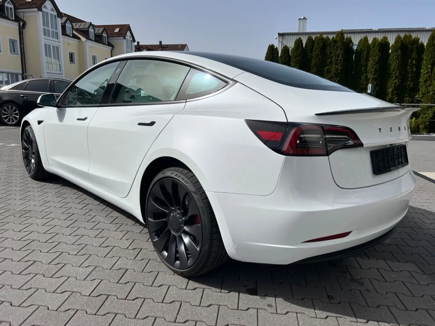 Tesla Model 3 Performance Dual AWD 513 PS nur 240KM ! Weiß - 2