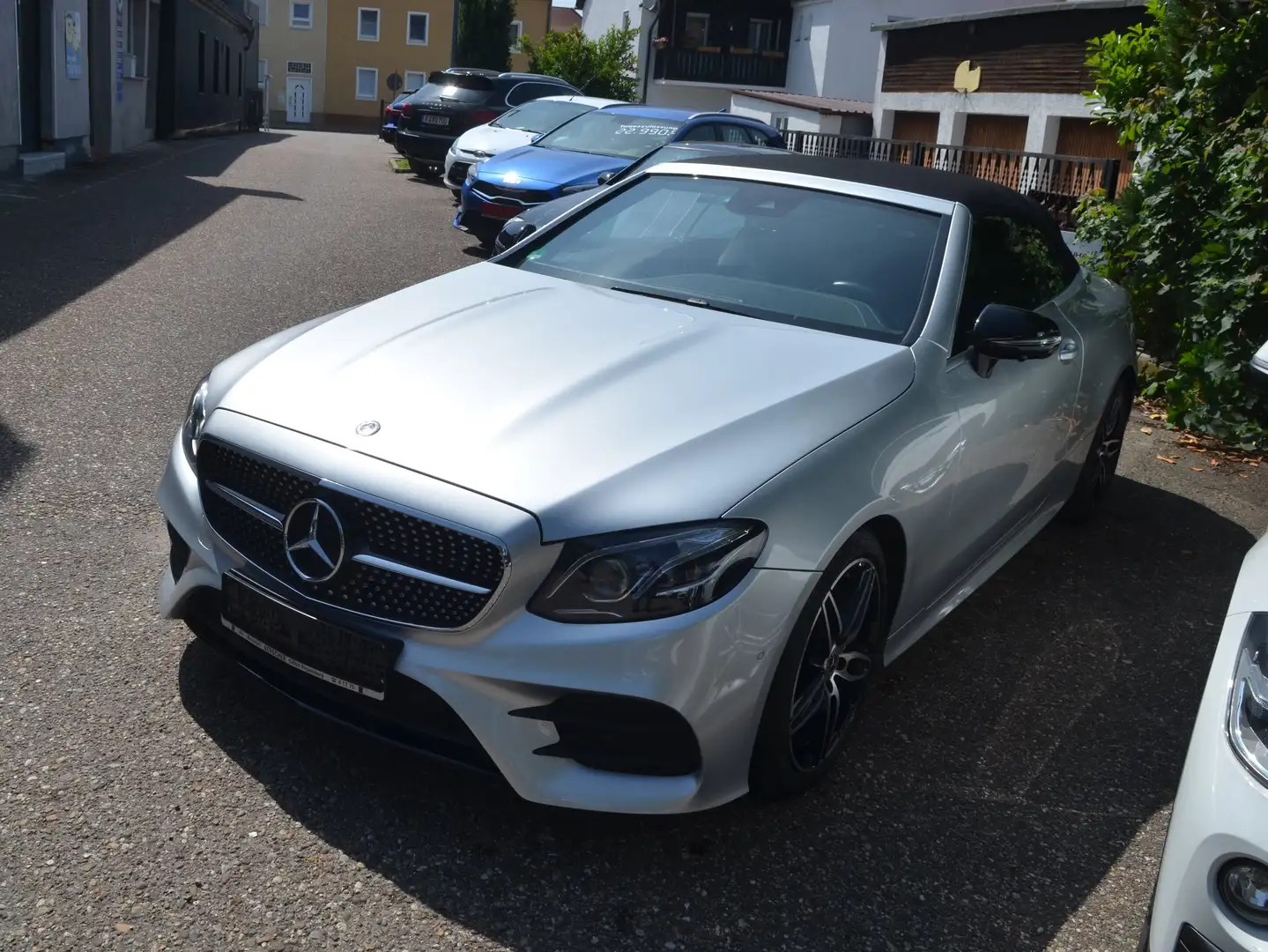 Mercedes-Benz E 220 E 220 d (238.414) Silber - 2