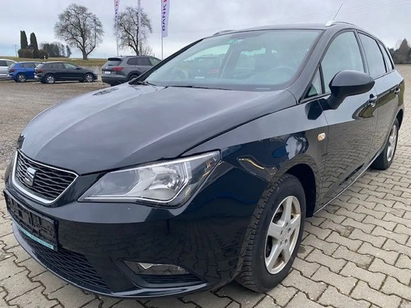 SEAT Ibiza ST 1,6 TDi Style 8 fach bereift Schwarz - 1