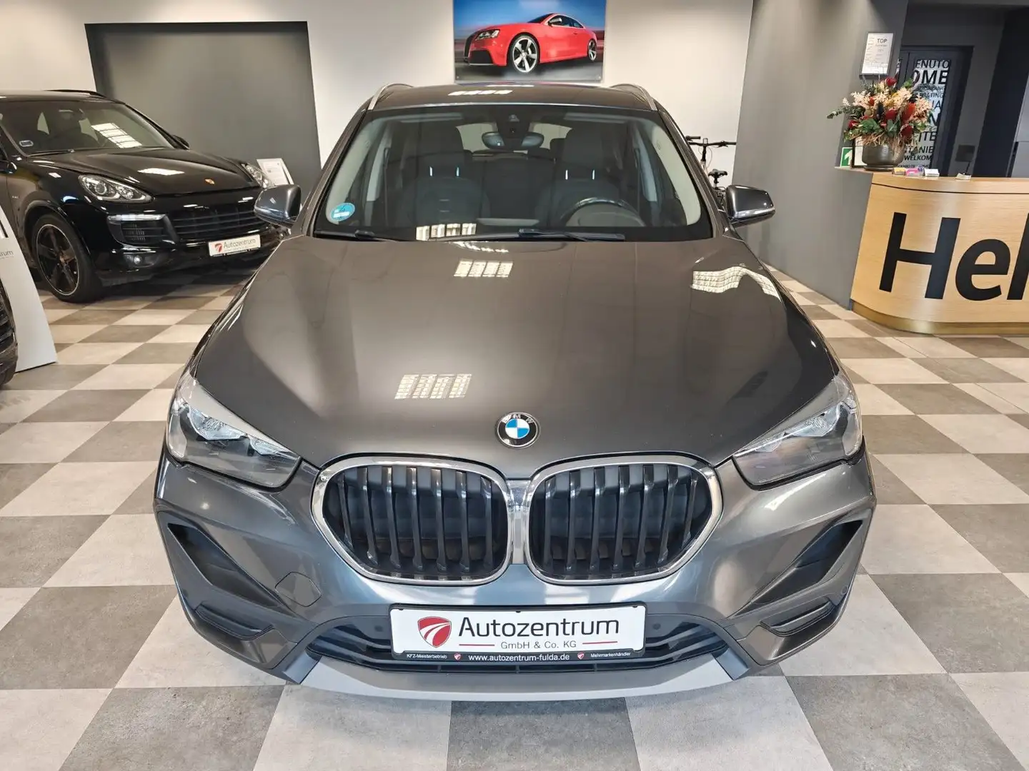 BMW X1 sDrive 18 d Grau - 2