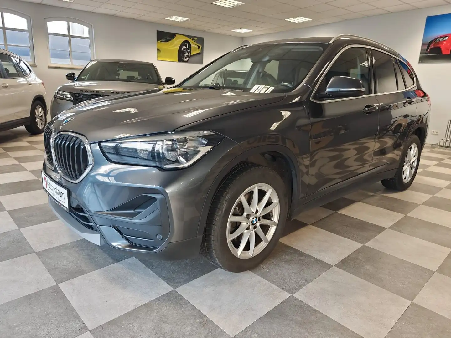 BMW X1 sDrive 18 d Grau - 1