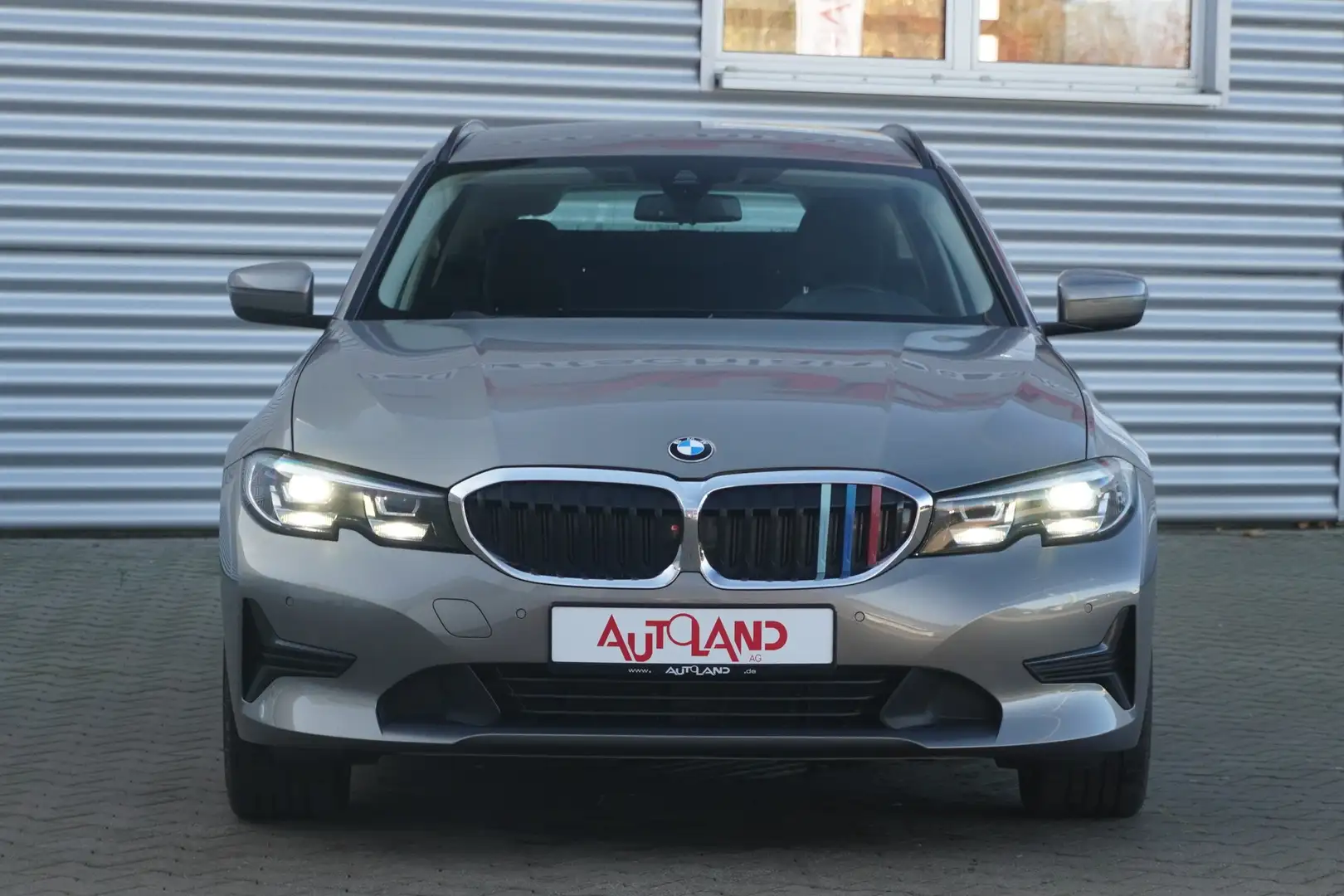 BMW 318 318d Touring Advantage Virtual Cockpit Navi AHK Gris - 2