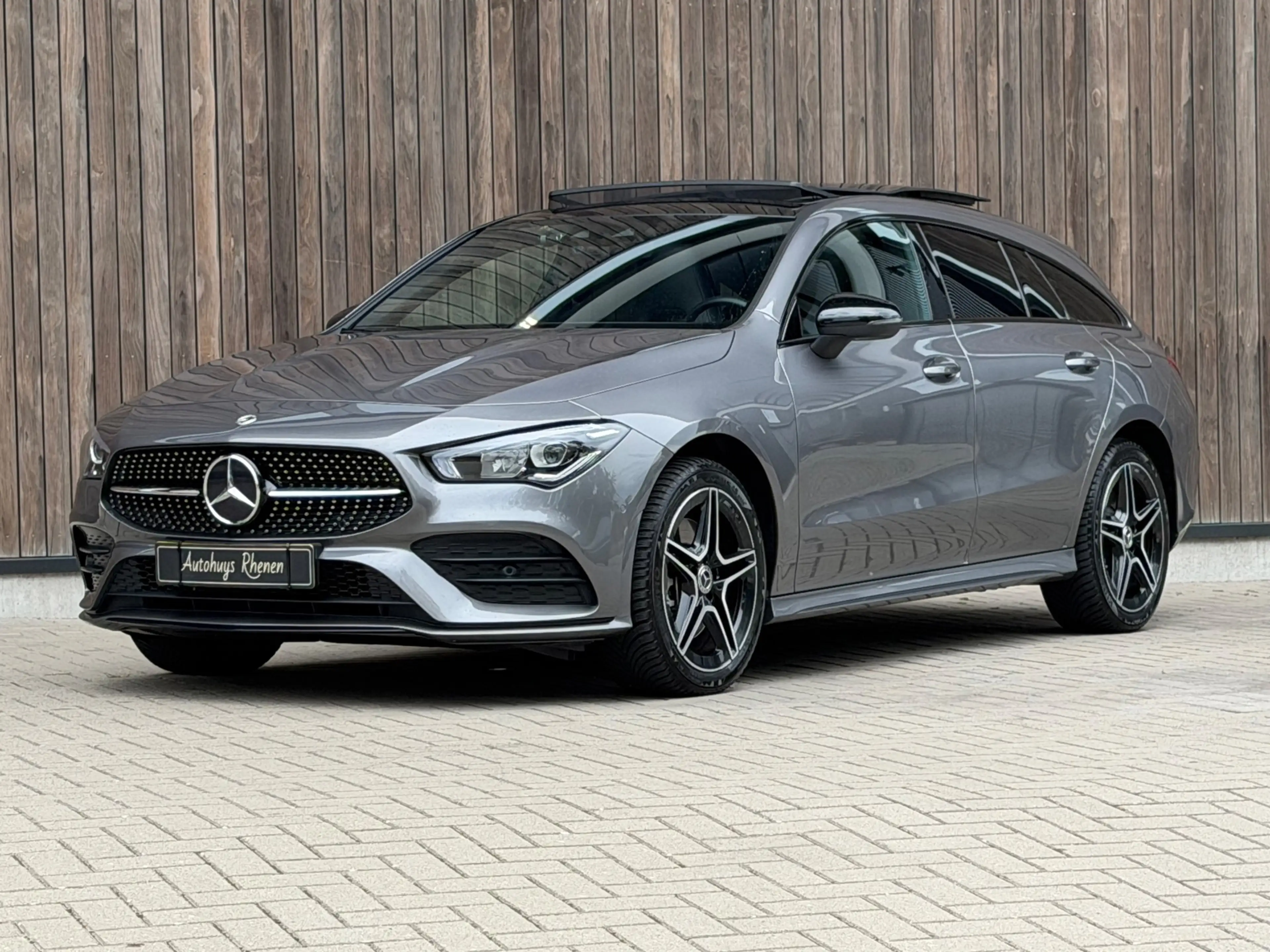 Mercedes-Benz CLA 250 Shooting Brake e AMG Line- PANO — photo 2