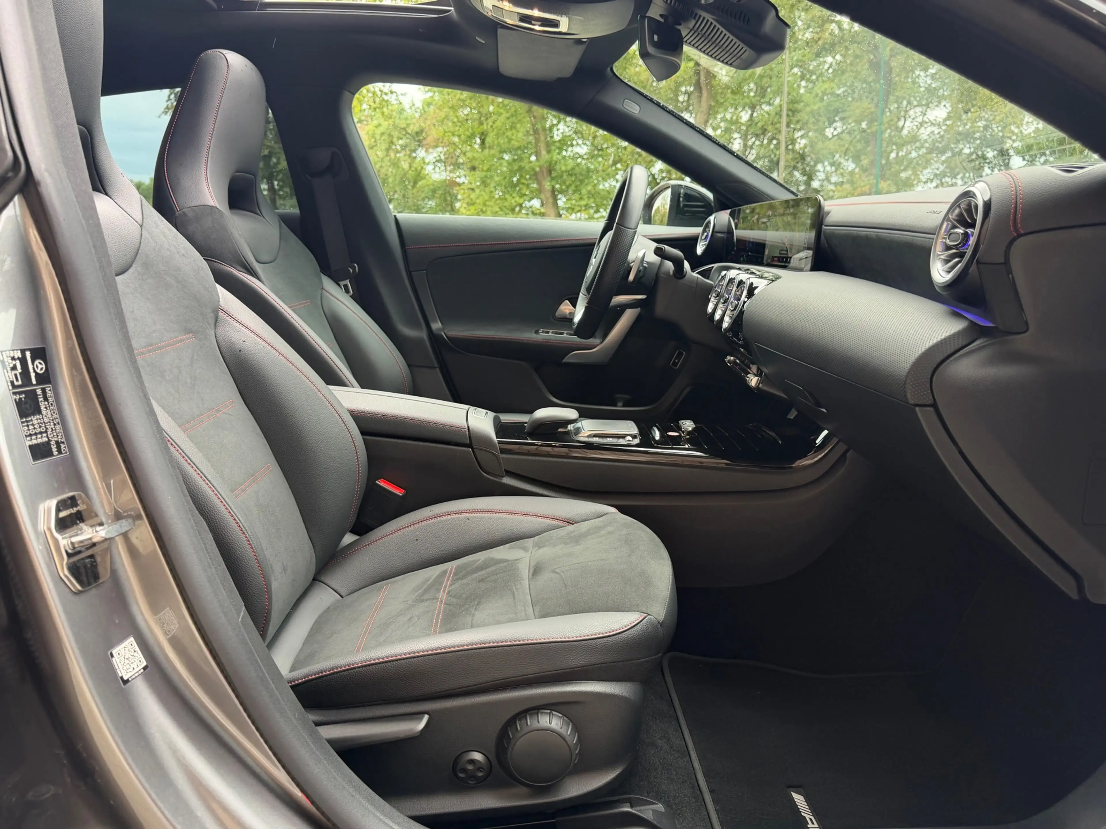 Mercedes-Benz CLA 250 Shooting Brake e AMG Line- PANO — photo 12
