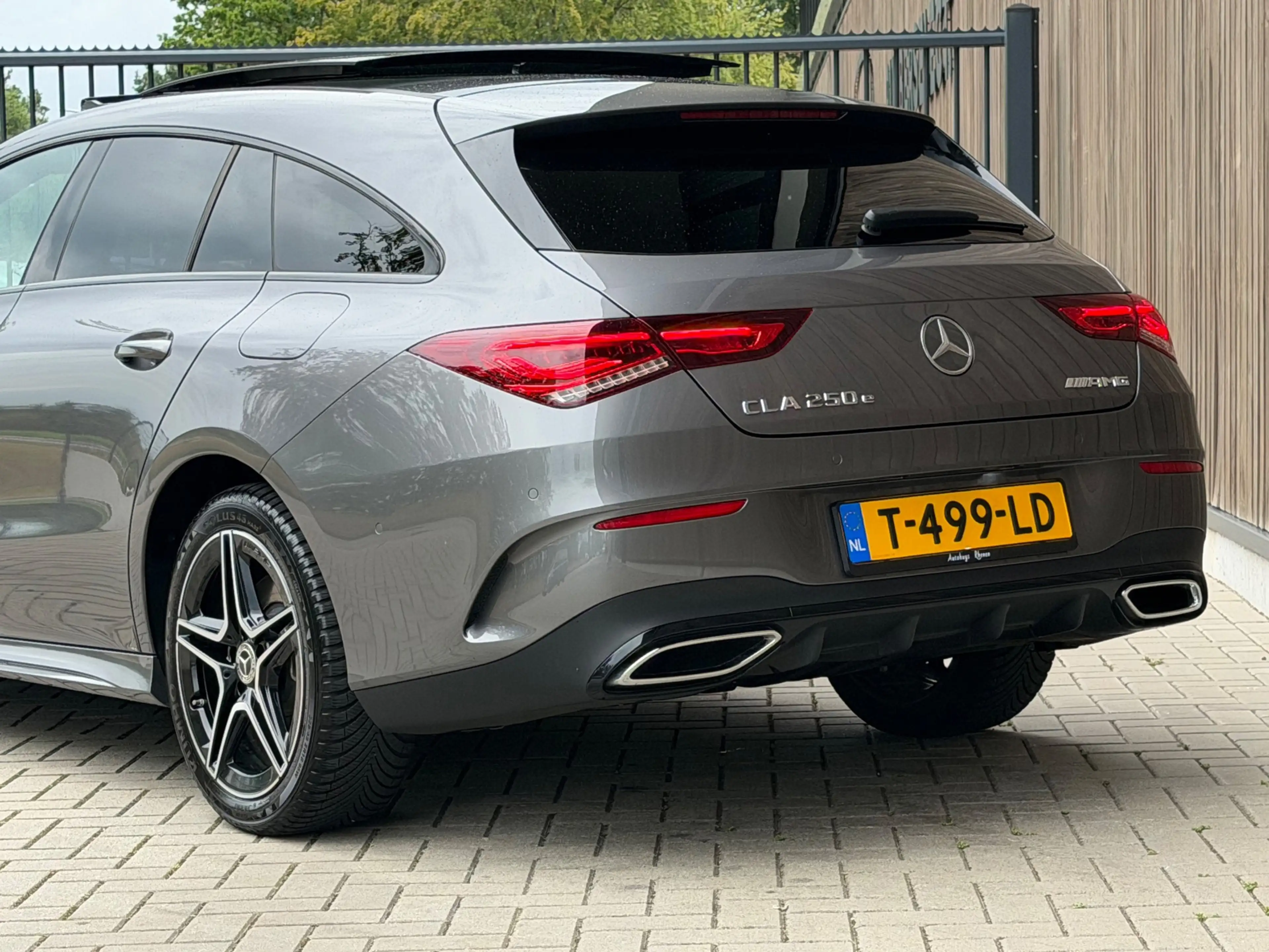 Mercedes-Benz CLA 250 Shooting Brake e AMG Line- PANO — photo 9