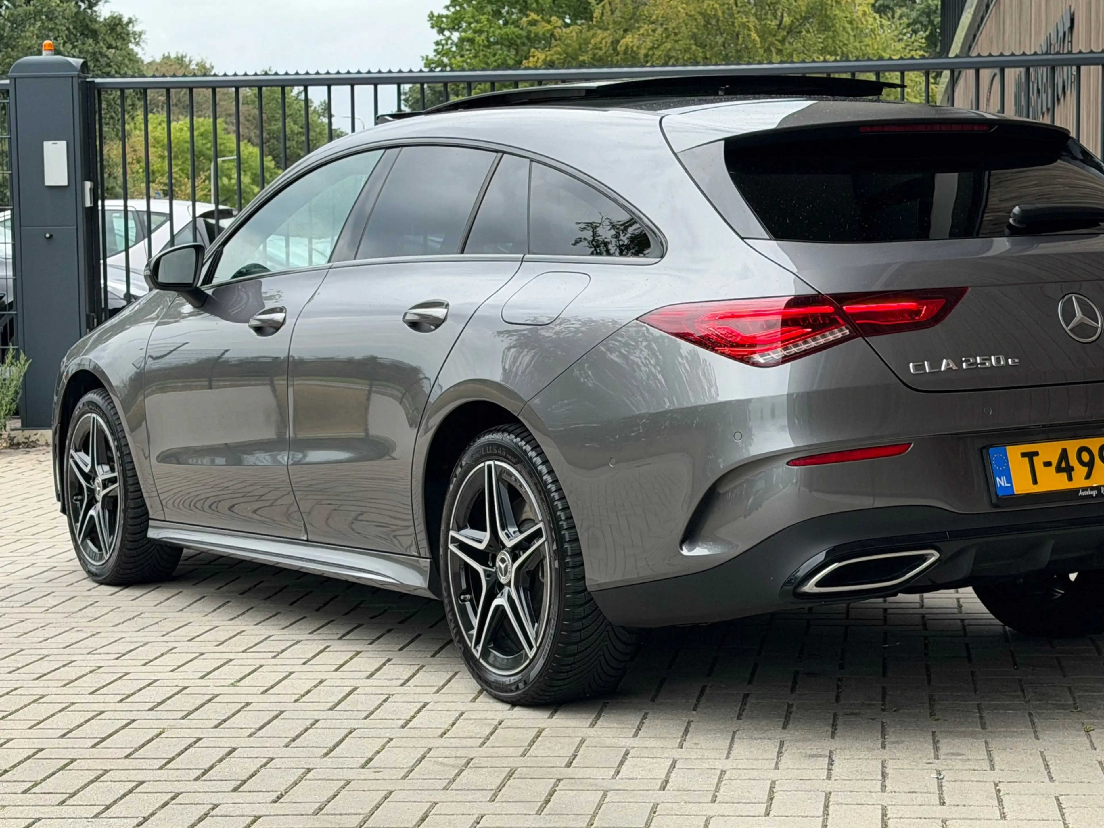 Mercedes-Benz CLA 250 Shooting Brake e AMG Line- PANO — photo 8