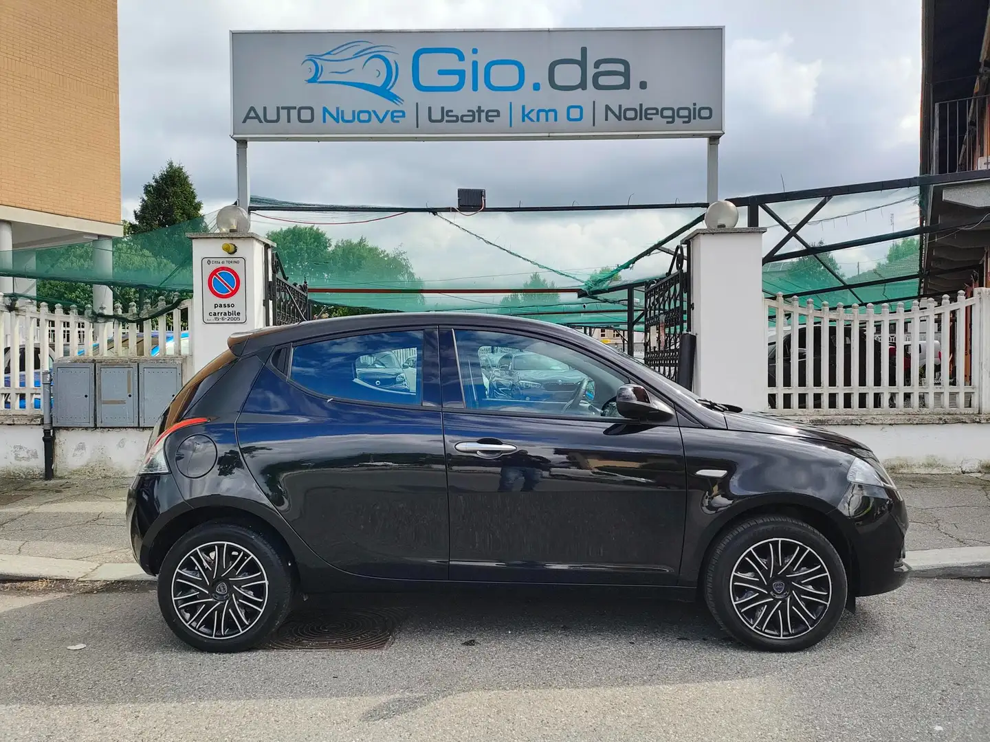 Lancia Ypsilon Ypsilon 1.0 firefly hybrid Gold s Noir - 2