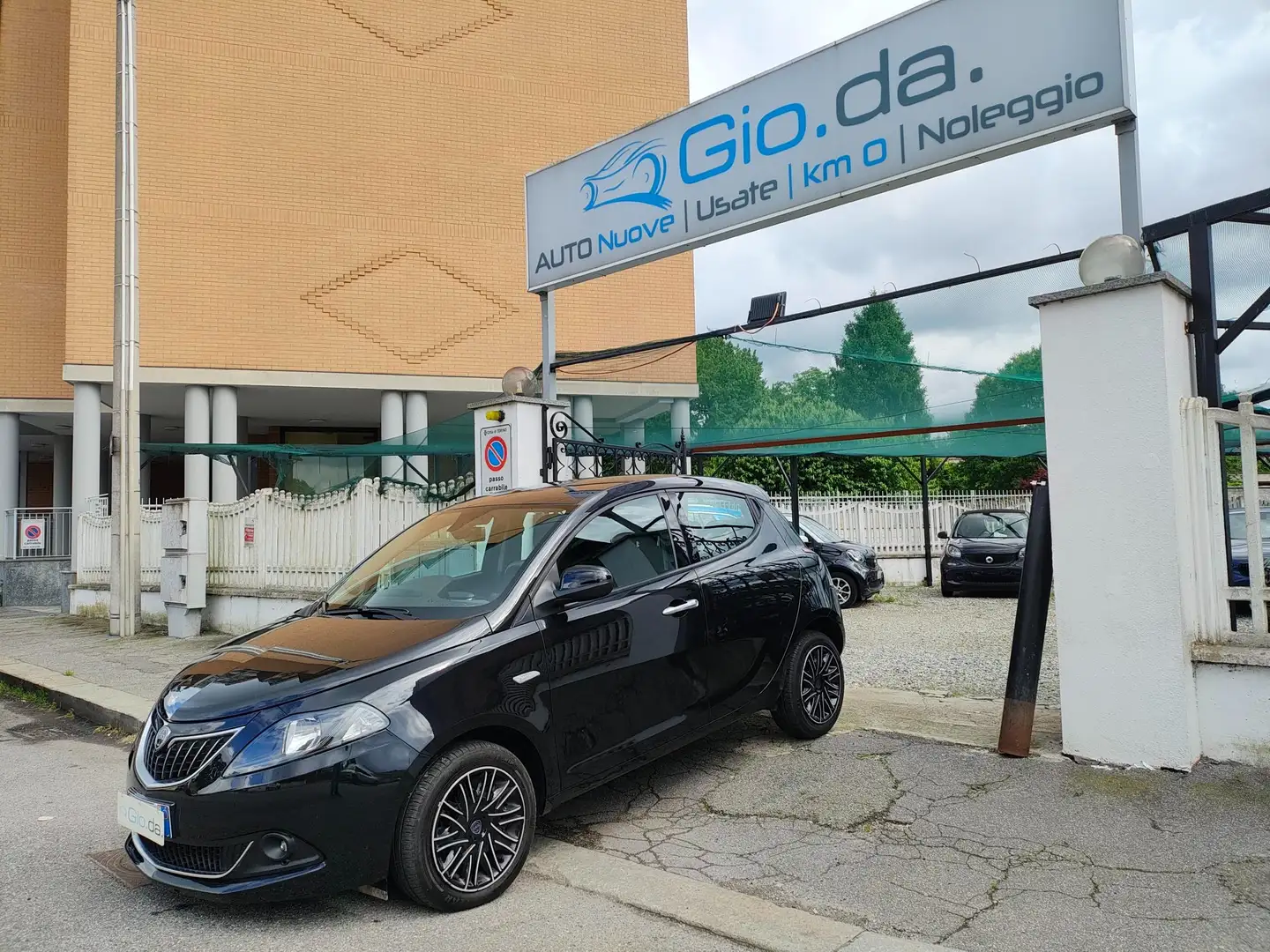 Lancia Ypsilon Ypsilon 1.0 firefly hybrid Gold s Noir - 1