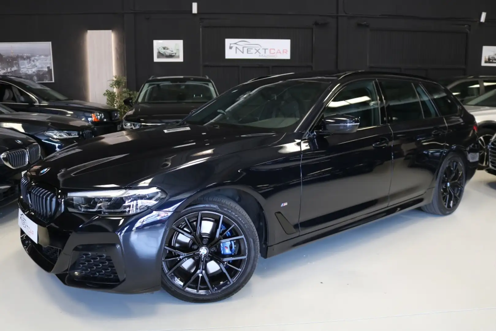 BMW 520 520dA Touring xDrive M Sport Noir - 1