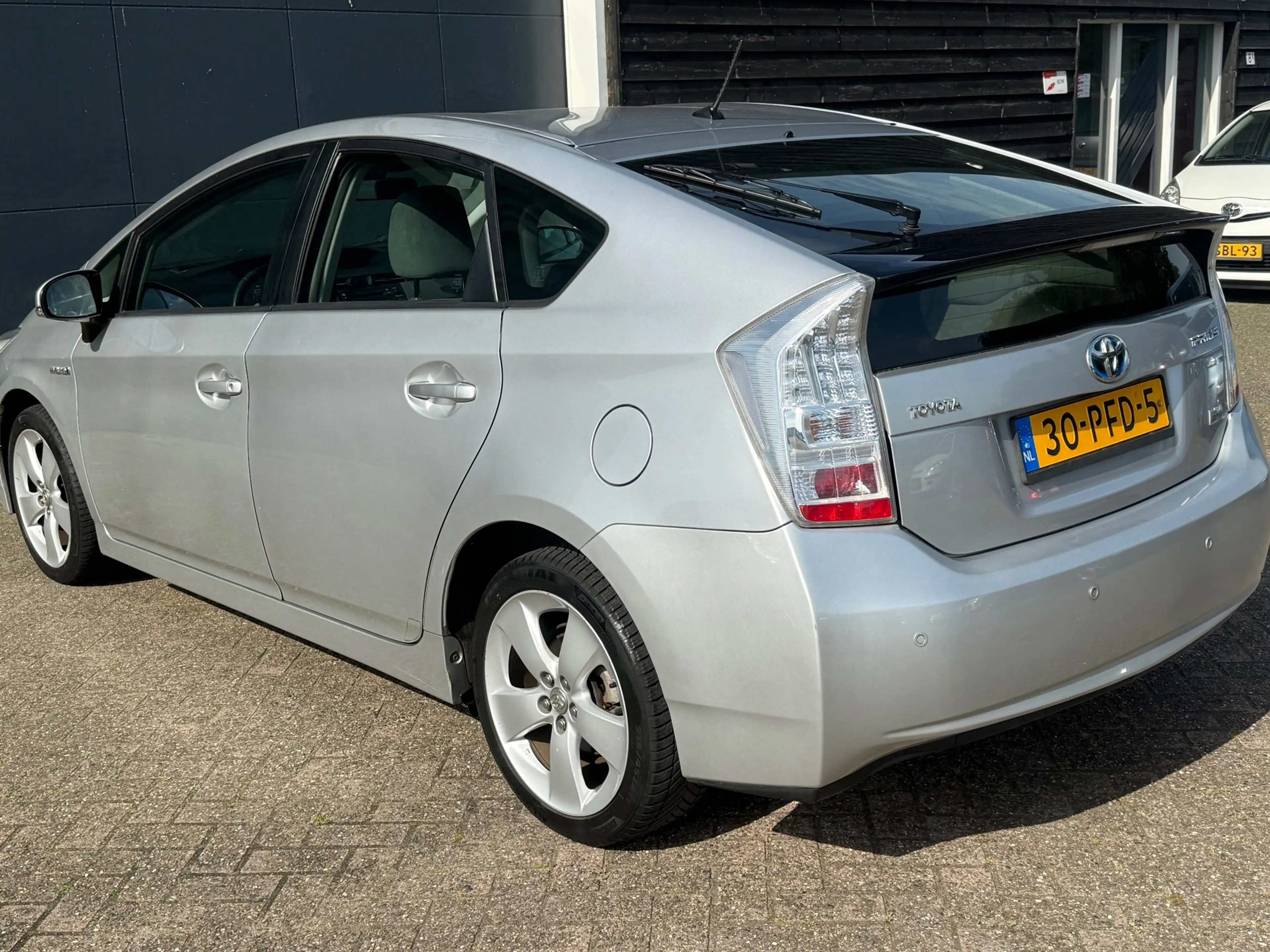Toyota Prius 1.8 Aspiration — photo 10