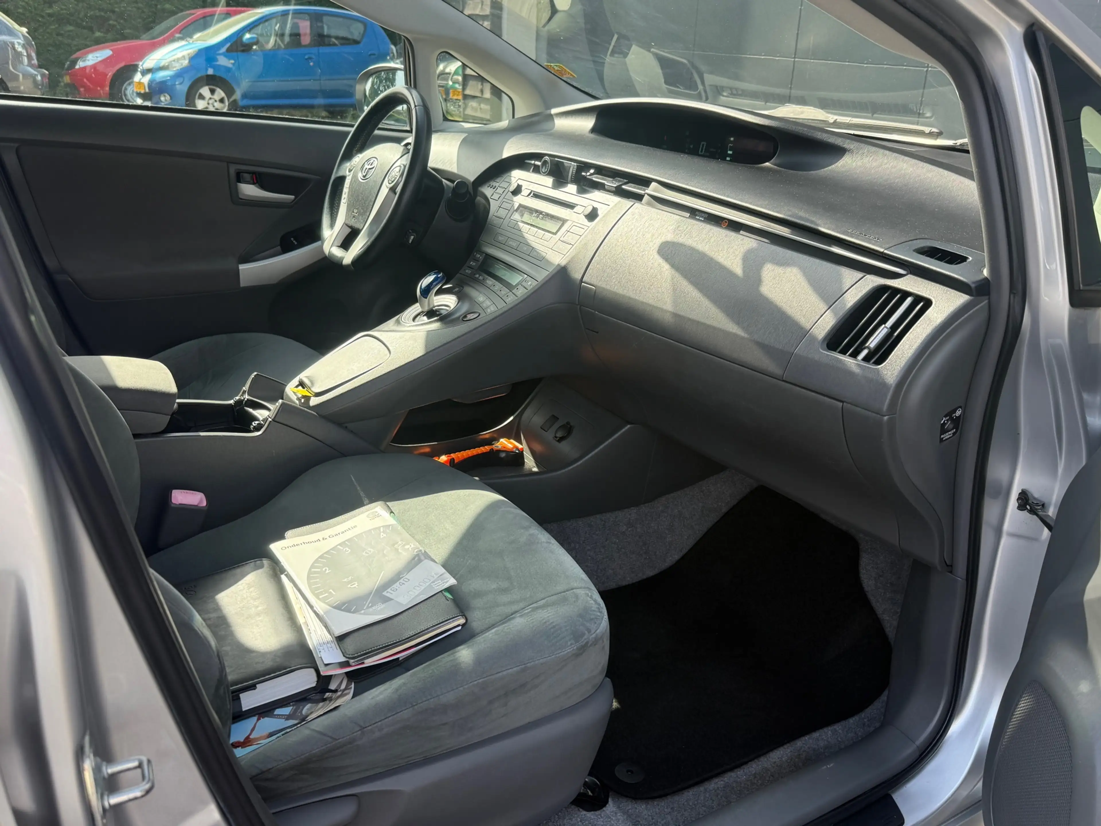 Toyota Prius 1.8 Aspiration — photo 11