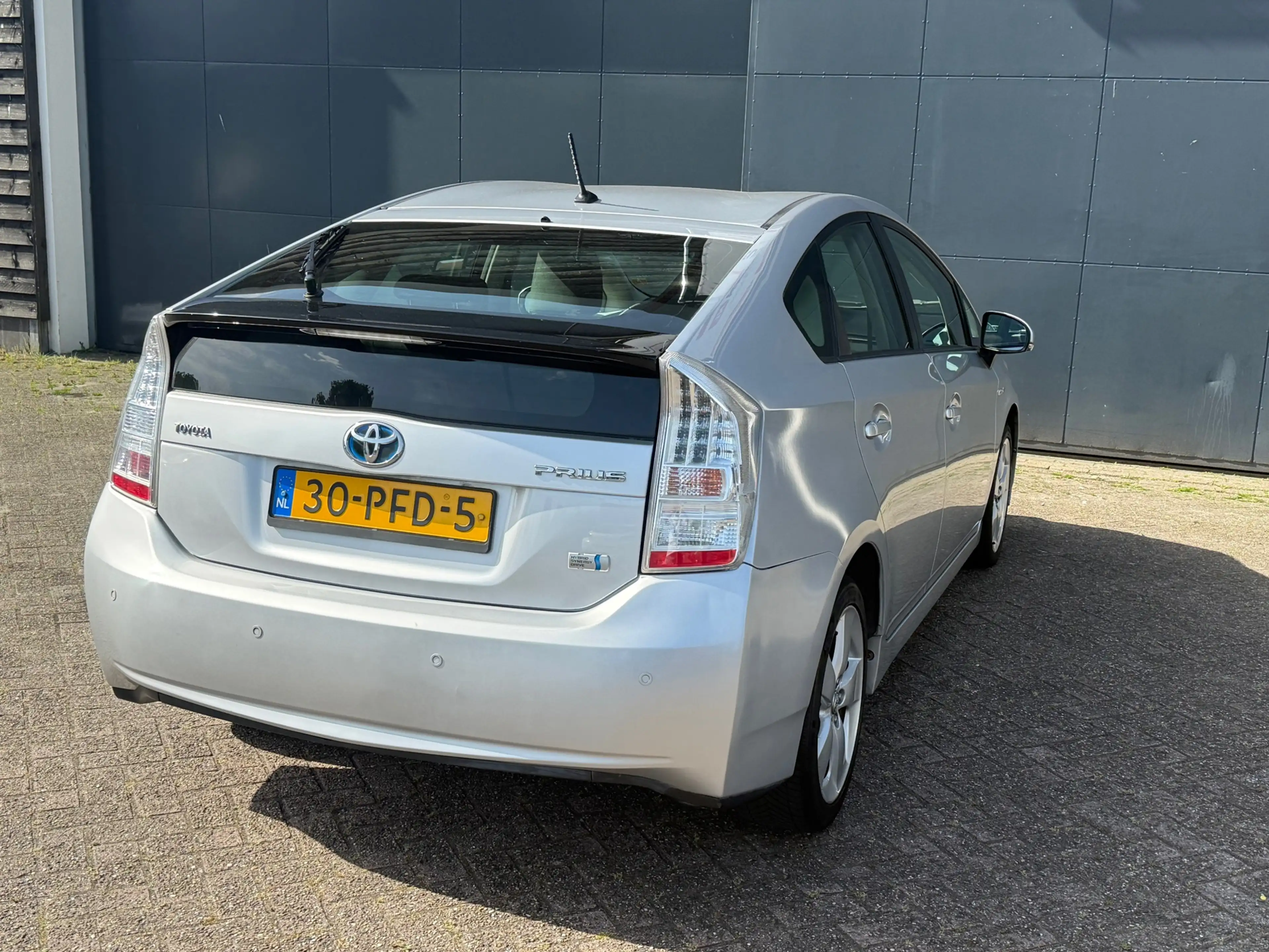 Toyota Prius 1.8 Aspiration — photo 7