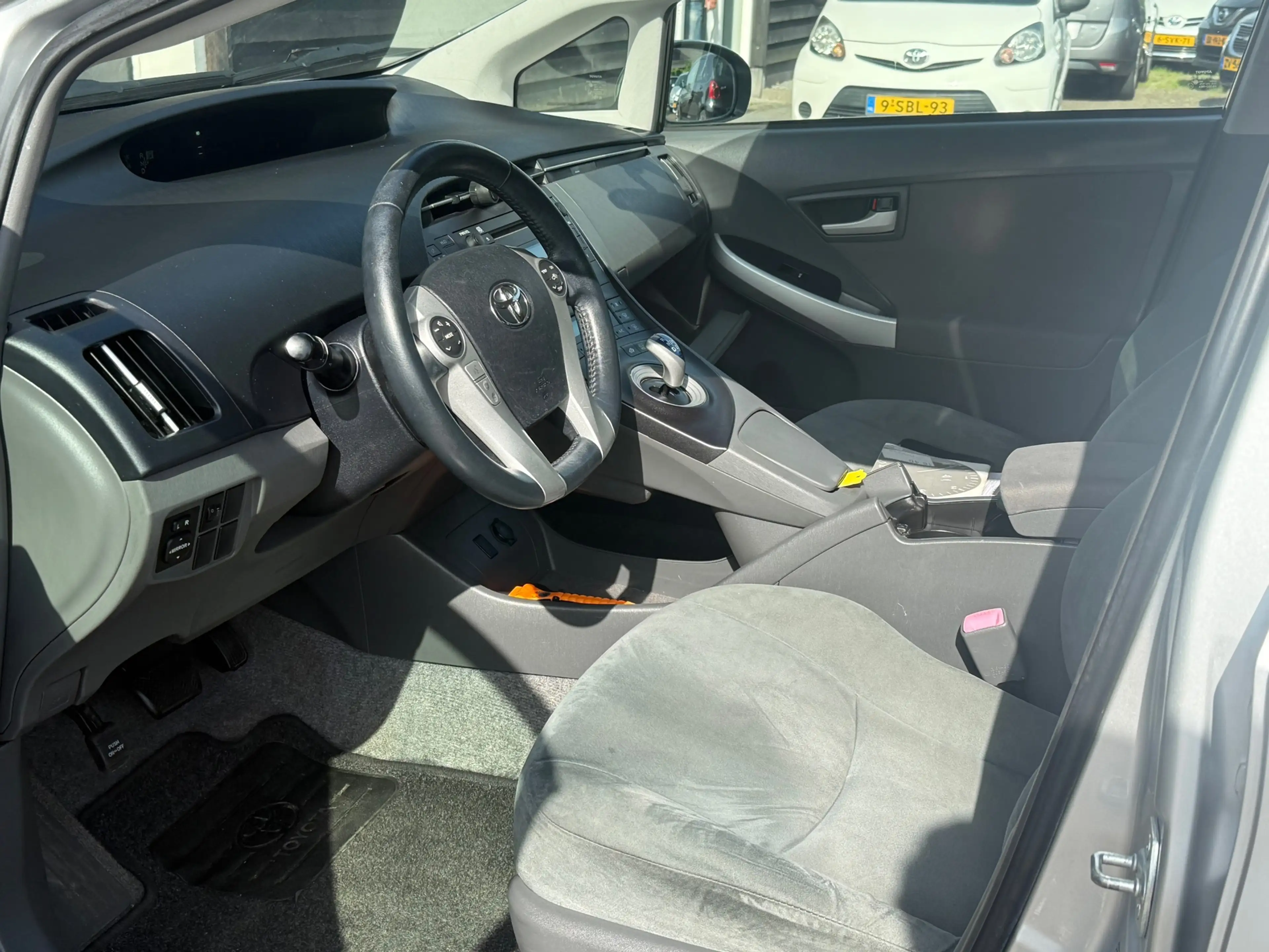 Toyota Prius 1.8 Aspiration — photo 14