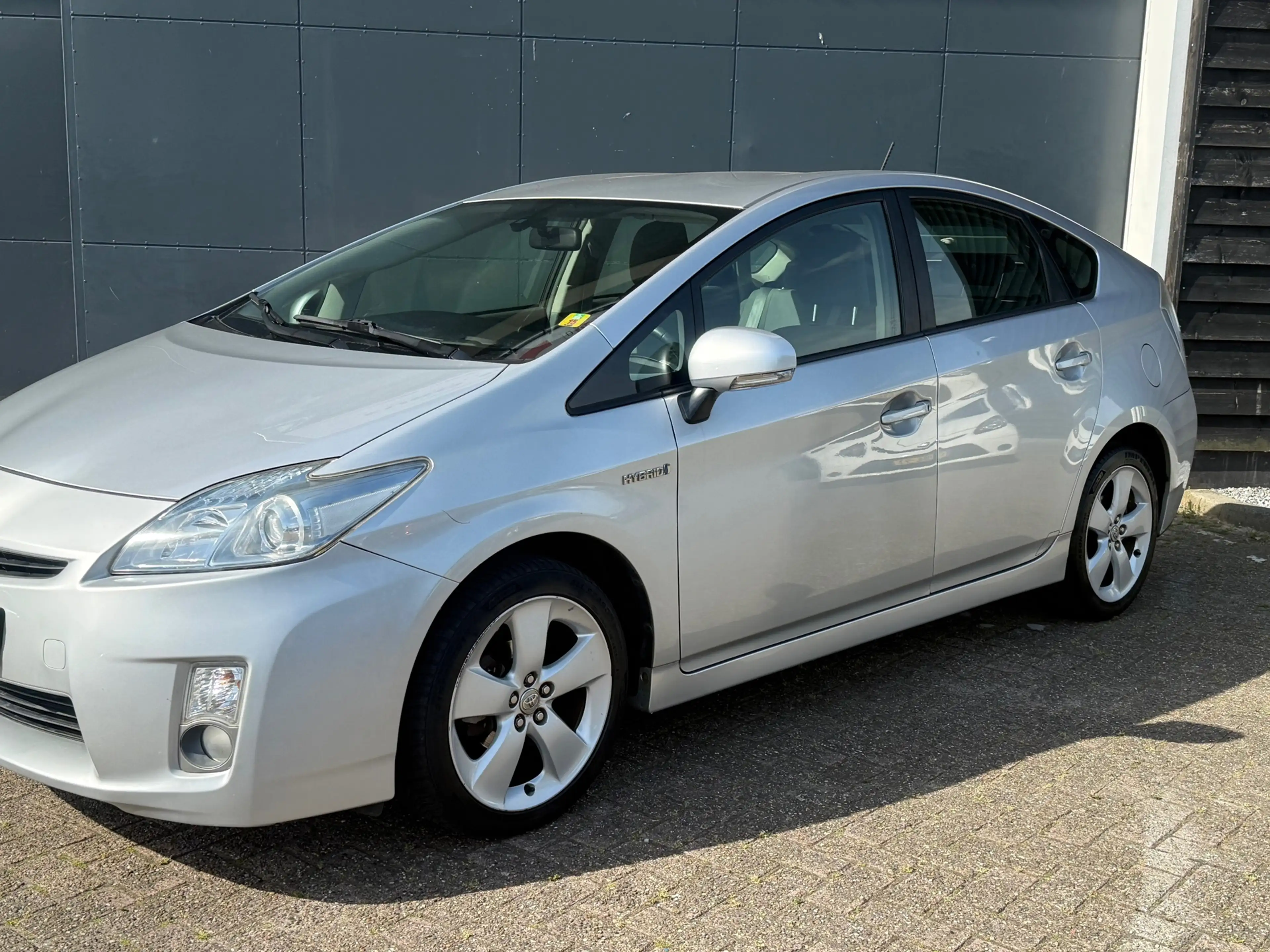 Toyota Prius 1.8 Aspiration — photo 3