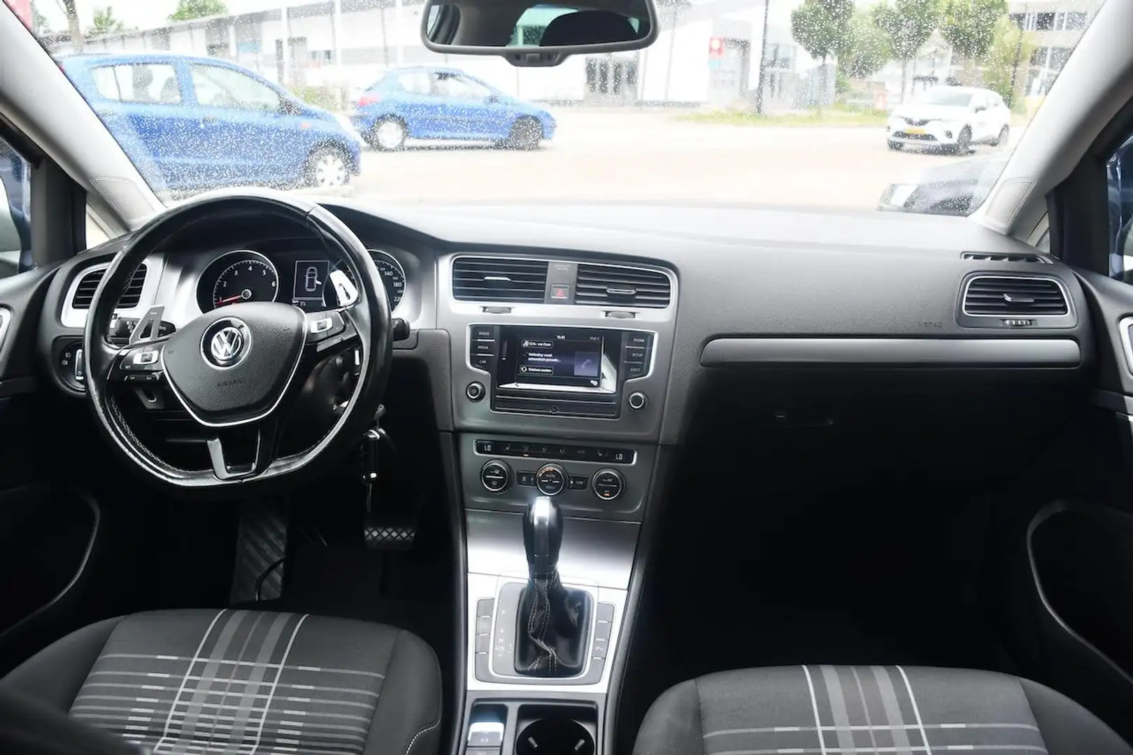 Volkswagen Golf 1.4 TSI Business Edition R Connected AUTOMAAT Grijs - 2