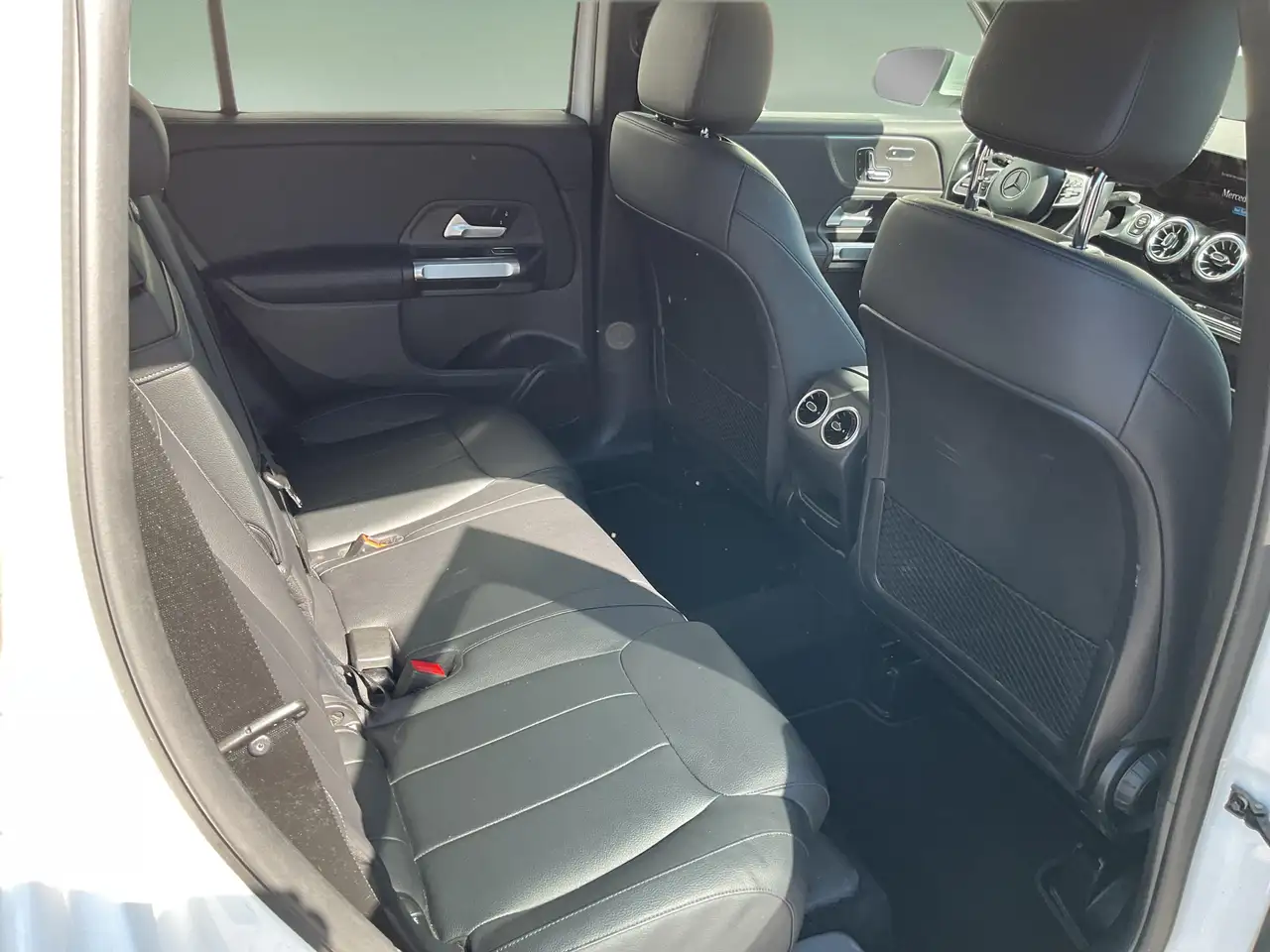 Mercedes-Benz GLB photo Mercedes-Benz GLB