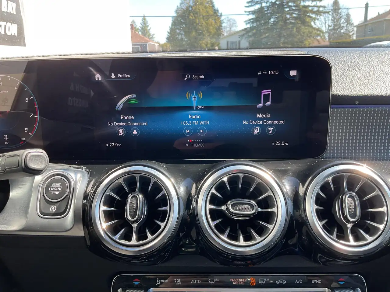 Mercedes-Benz GLB снимка Mercedes-Benz GLB