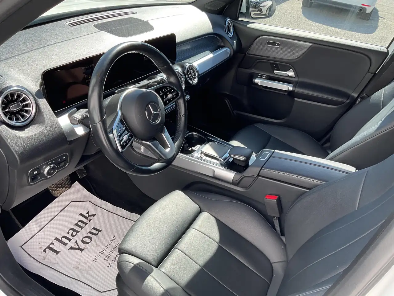 Mercedes-Benz GLB снимка Mercedes-Benz GLB