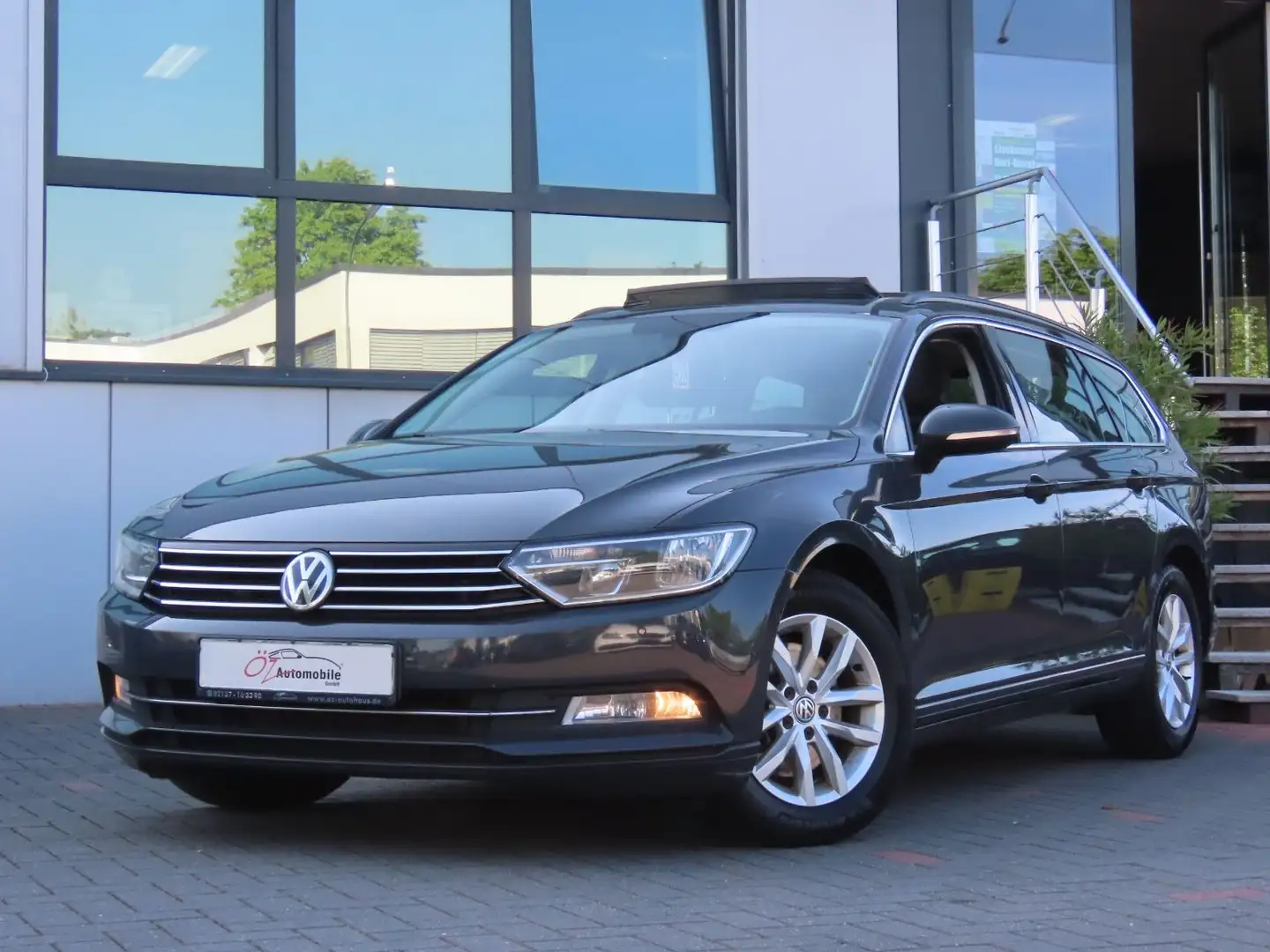 Volkswagen Passat Variant 2.0 TDI Comfortline Panorama Grey - 2