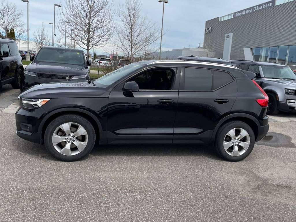 2020 Volvo XC40 T5 AWD Momentum thumb 6