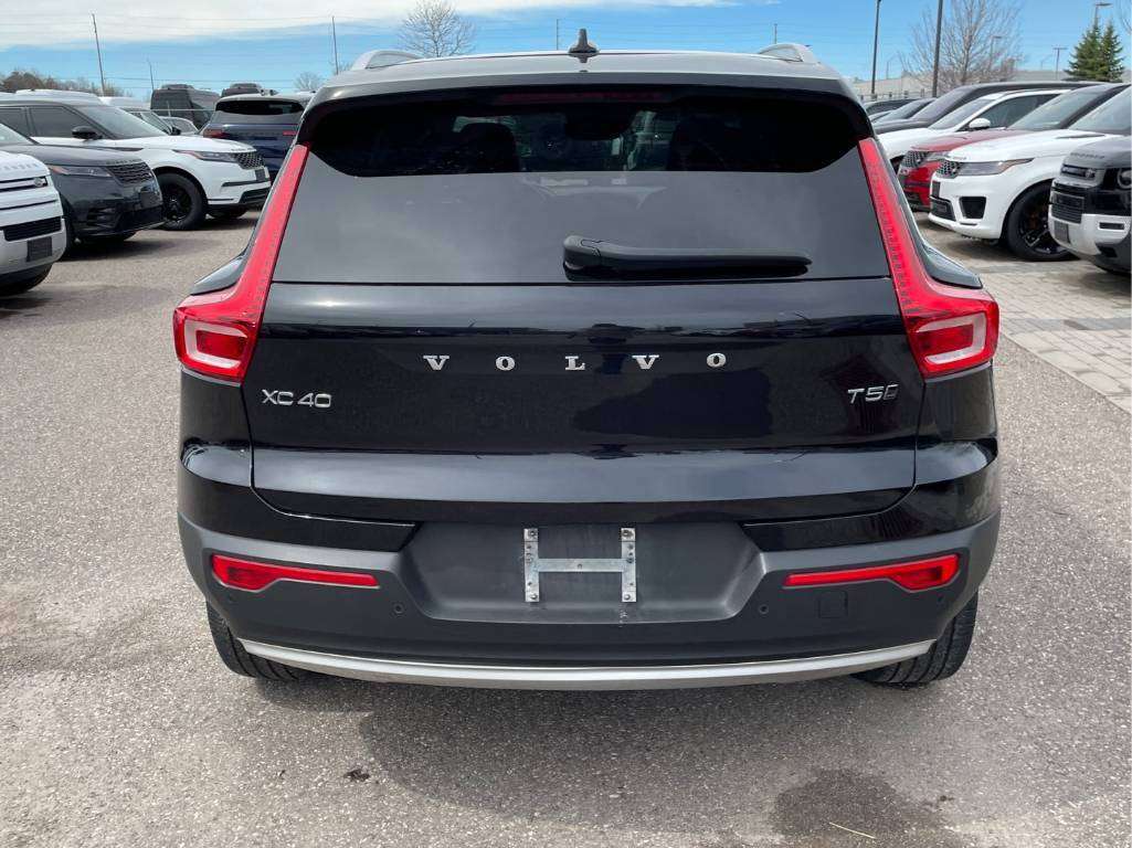 2020 Volvo XC40 T5 AWD Momentum thumb 7