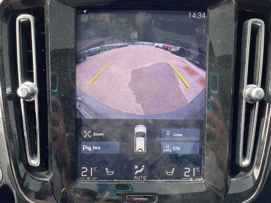 2020 Volvo XC40 T5 AWD Momentum thumb 14