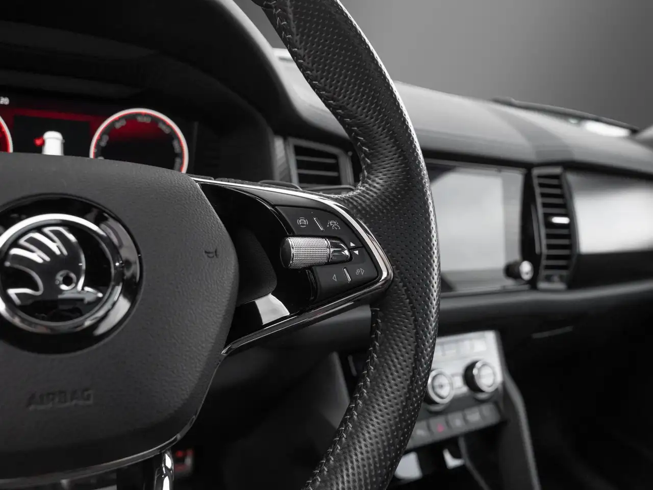 Skoda Kodiaq Sportline AHK PANO DCC Amundsen Traveller, миниатюра 17