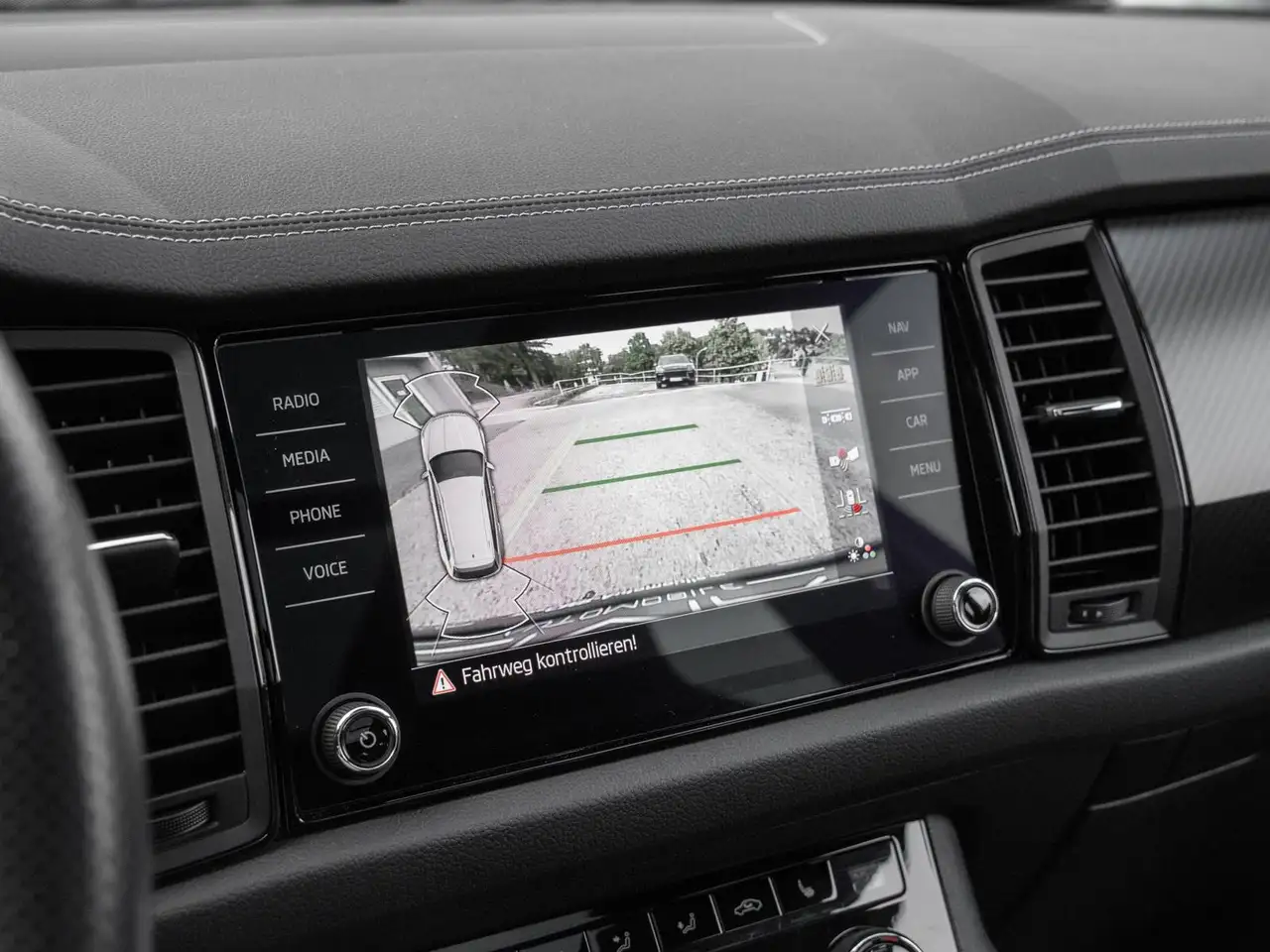 Skoda Kodiaq Sportline AHK PANO DCC Amundsen Traveller, миниатюра 22
