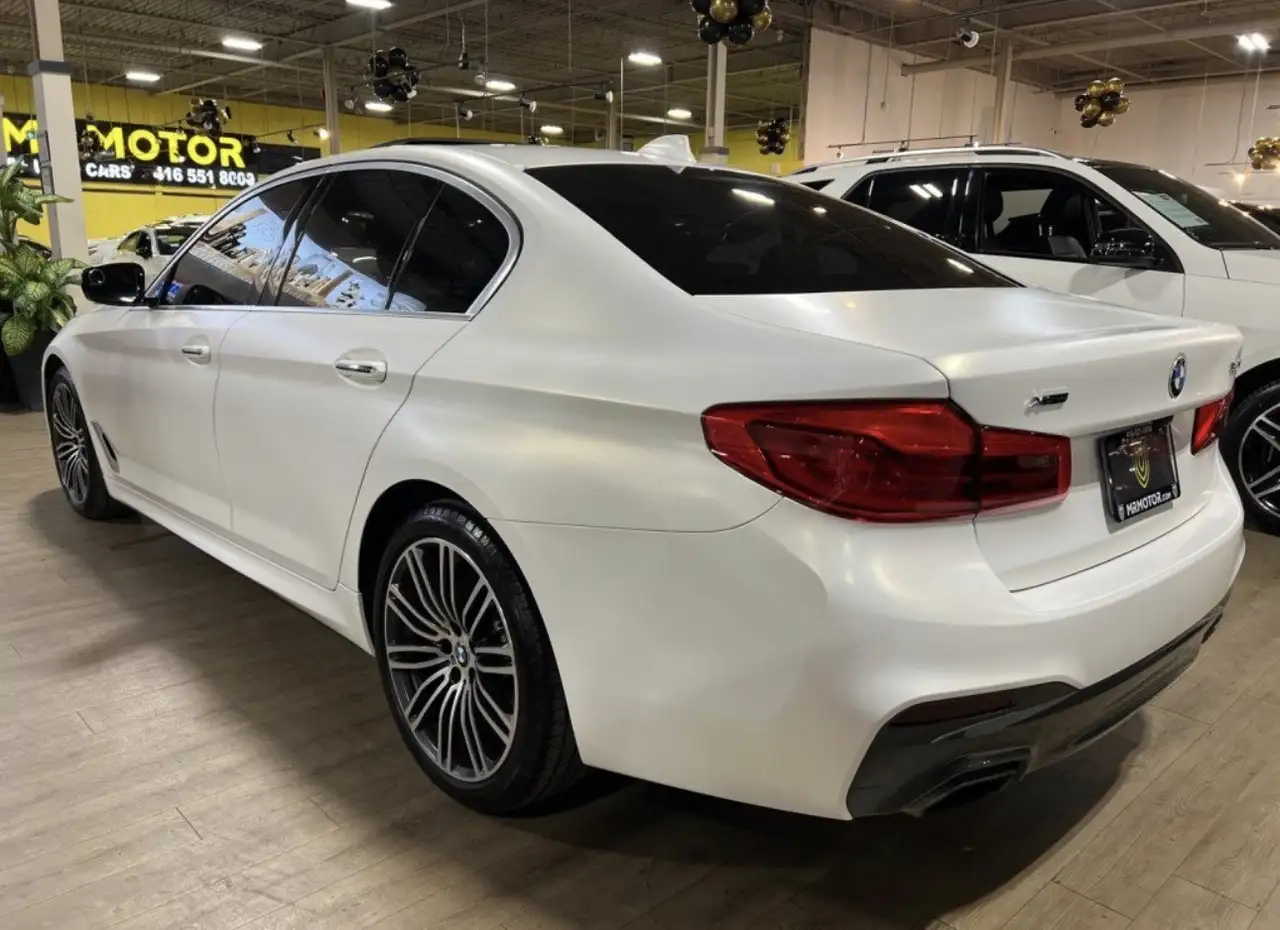 BMW 5 Series снимка BMW 5 Series