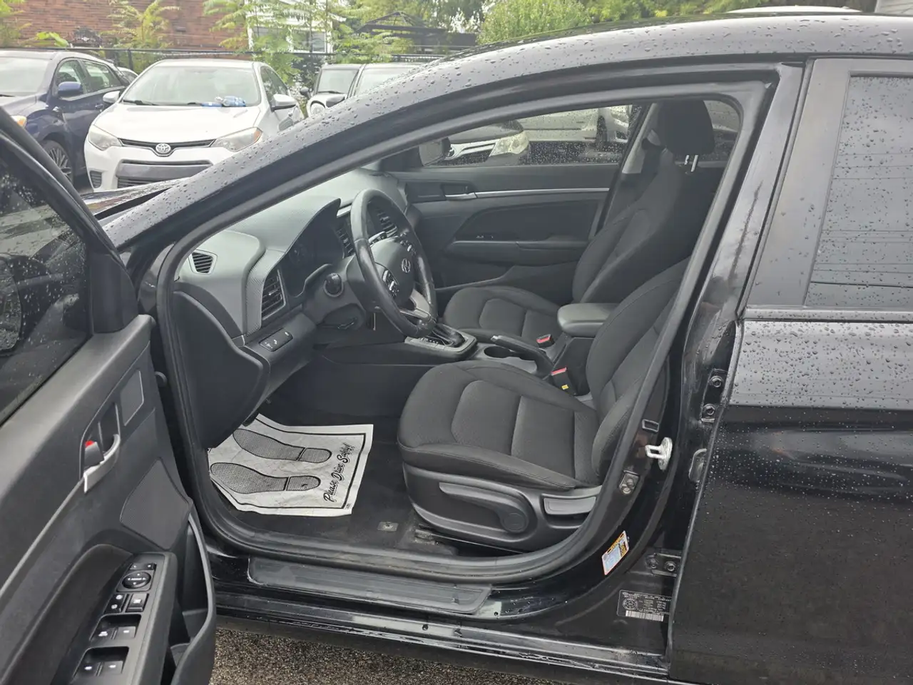 Hyundai ELANTRA снимка Hyundai ELANTRA