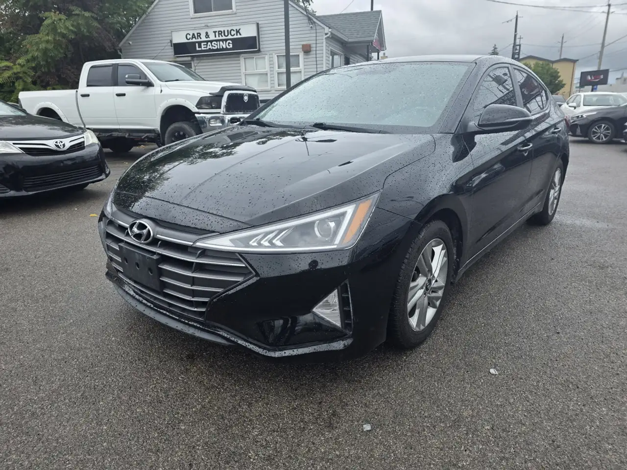 Hyundai ELANTRA снимка Hyundai ELANTRA