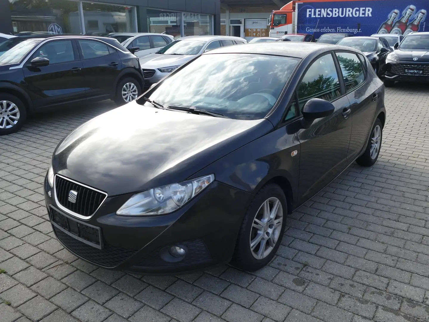 SEAT Ibiza Ibiza 1.4 16V Klimaautomatik Tempomat Radio CD Iso Schwarz - 1