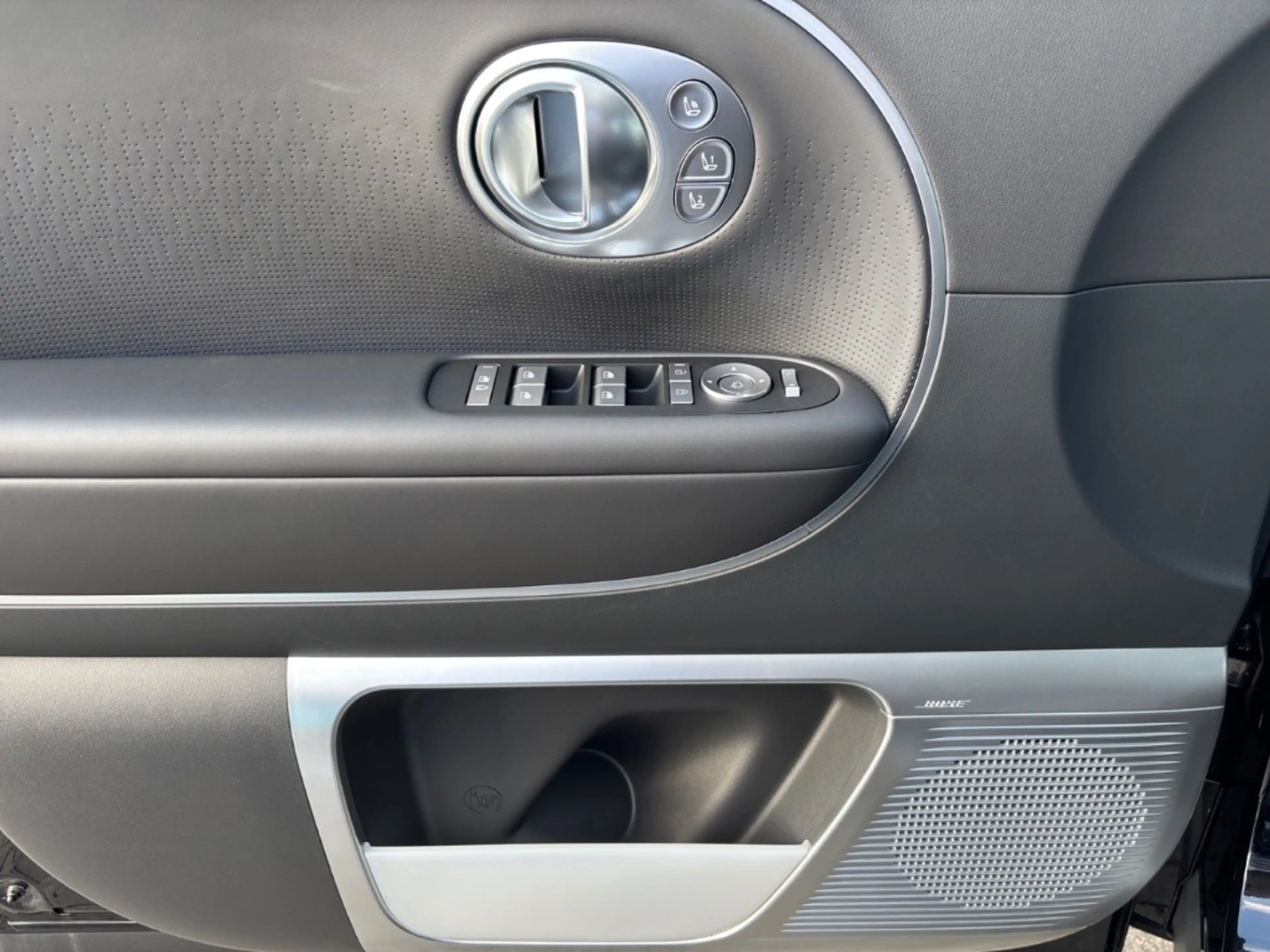 Hyundai IONIQ 9 315 kW Performance 4WD Uniq HUD Niveau El. Panodac — photo 19