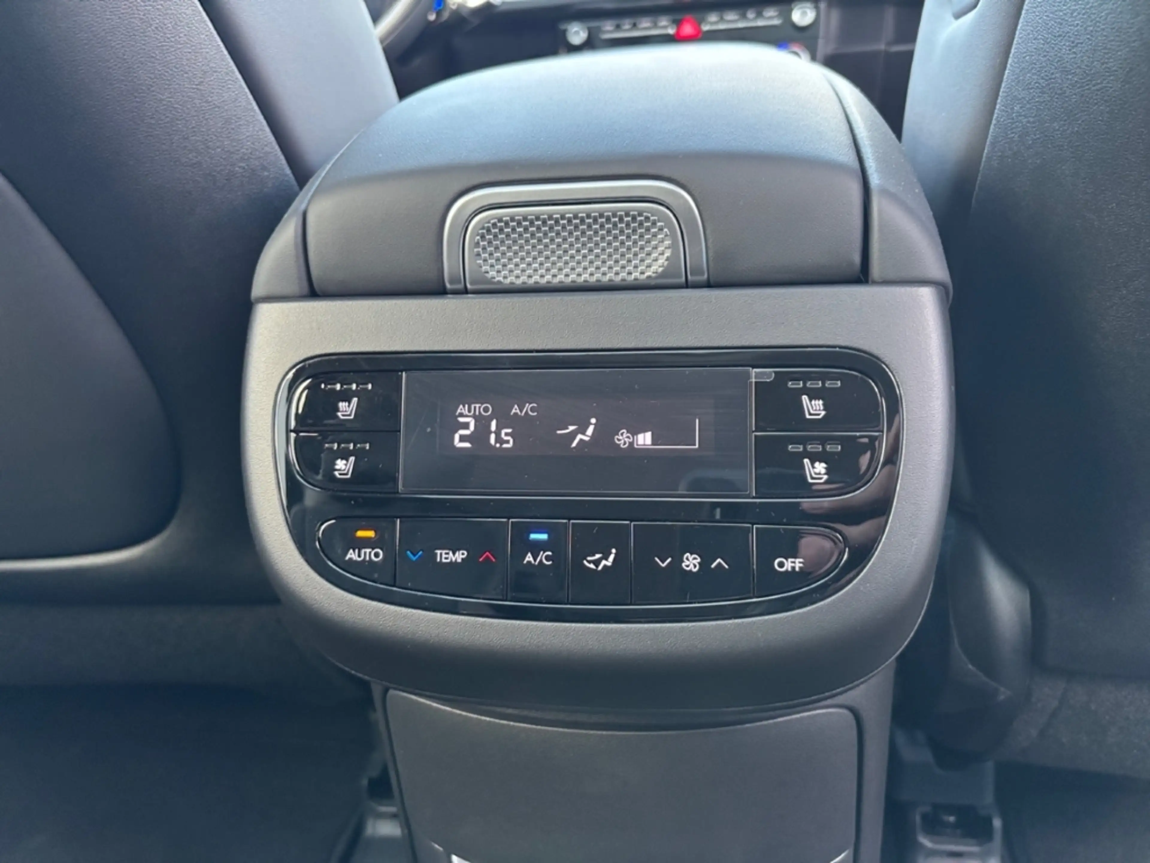 Hyundai IONIQ 9 315 kW Performance 4WD Uniq HUD Niveau El. Panodac — photo 18