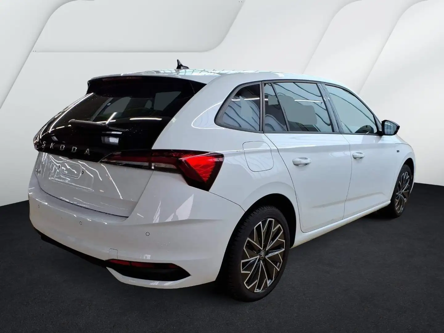 Skoda Scala Tour /NAVI /BLACK PACKAGE Weiß - 2