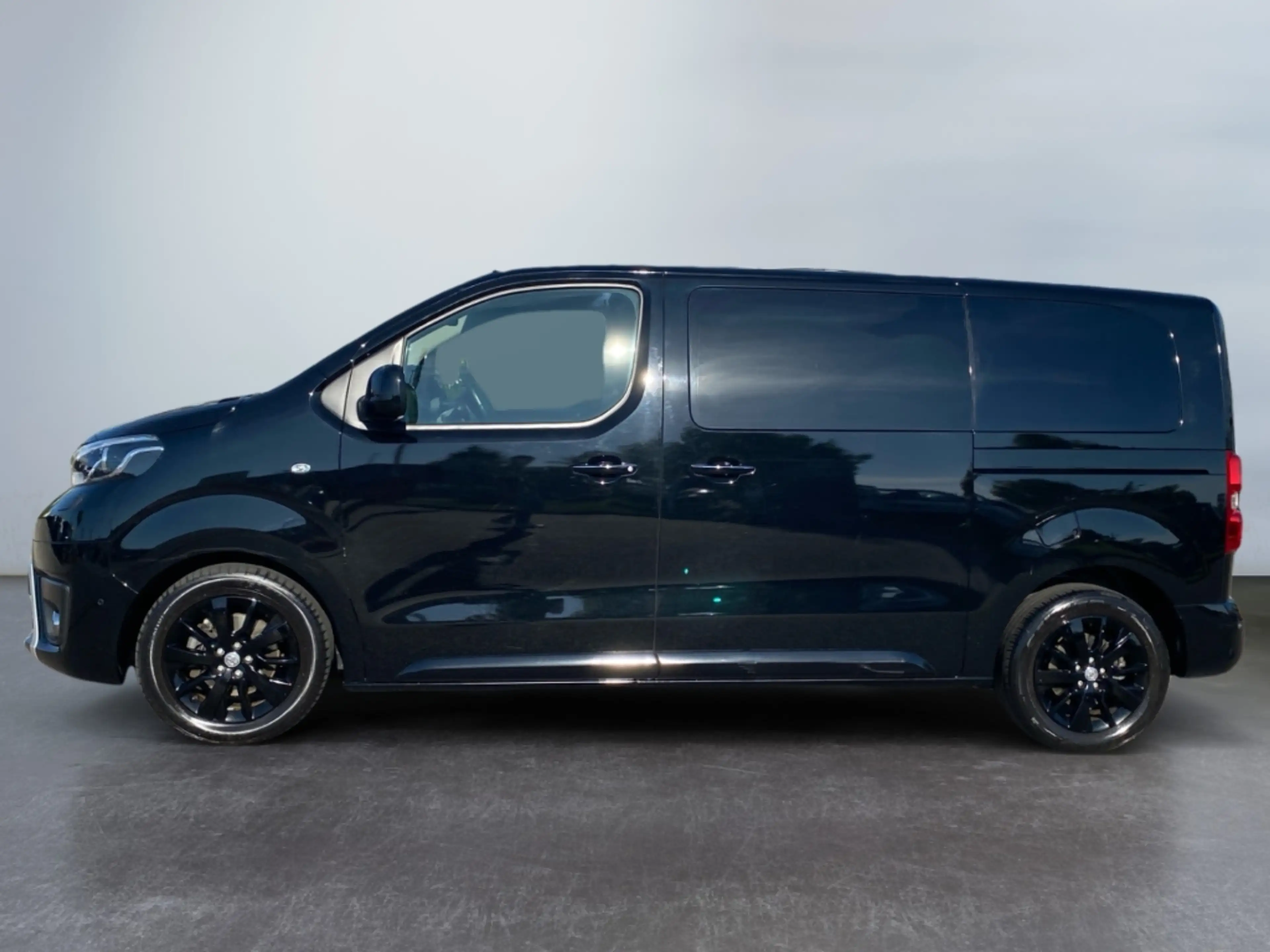 Toyota Proace Verso 2.0 D L1 Executive *Leder*CAM*Pano* — photo 5