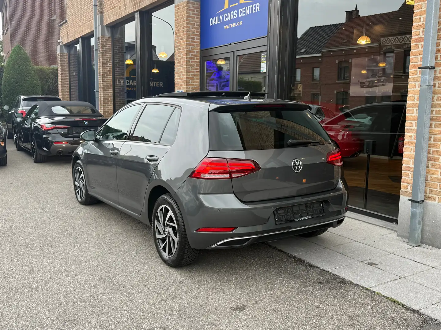 Volkswagen Golf 1.0 TSI DSG I TOIT OUVRANT I CAMERA I CarPlay IACC Noir - 2