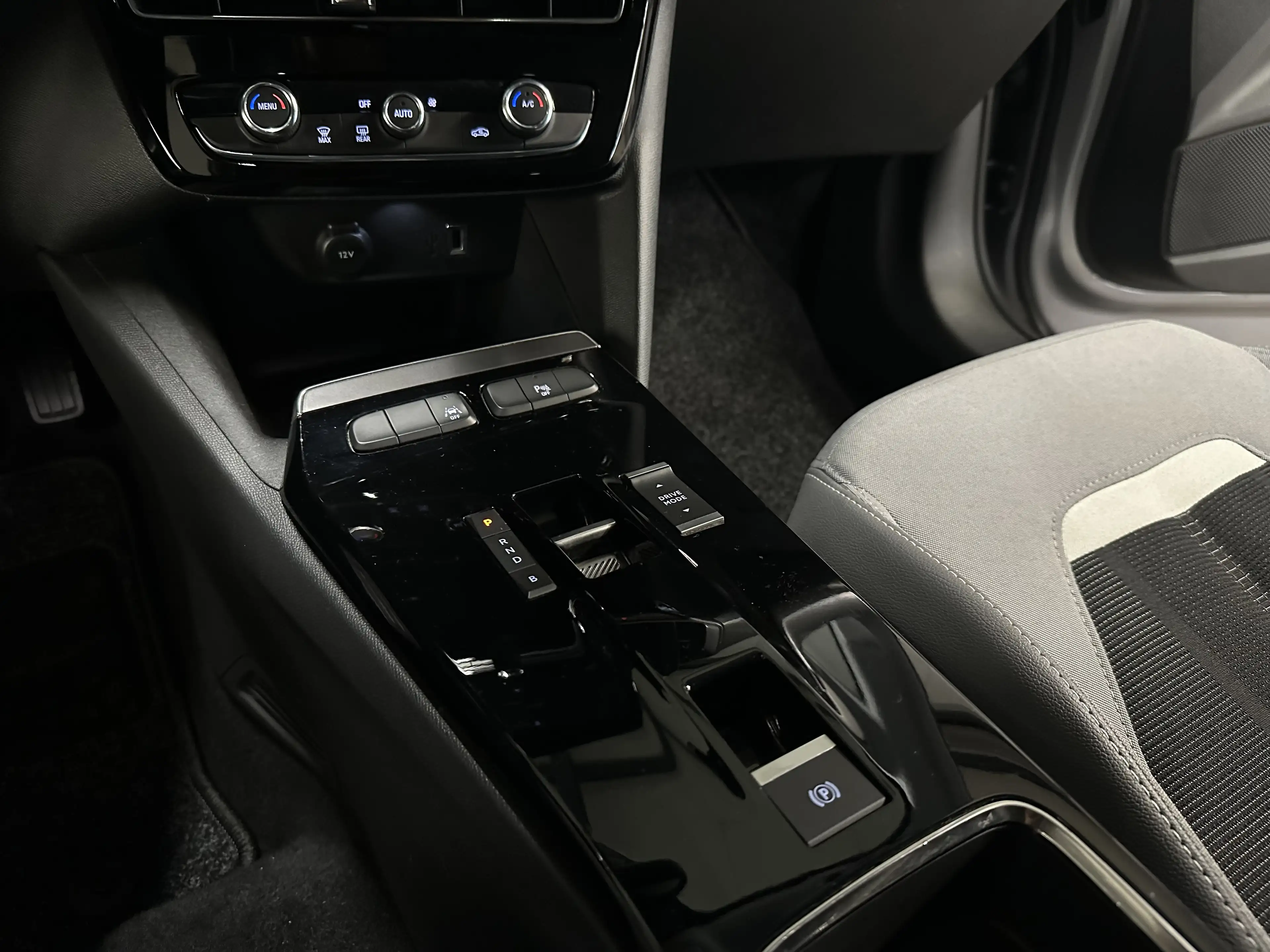 Opel Mokka-E Business Elegance 50kWh 3-Fase | Navi | Camera — photo 15