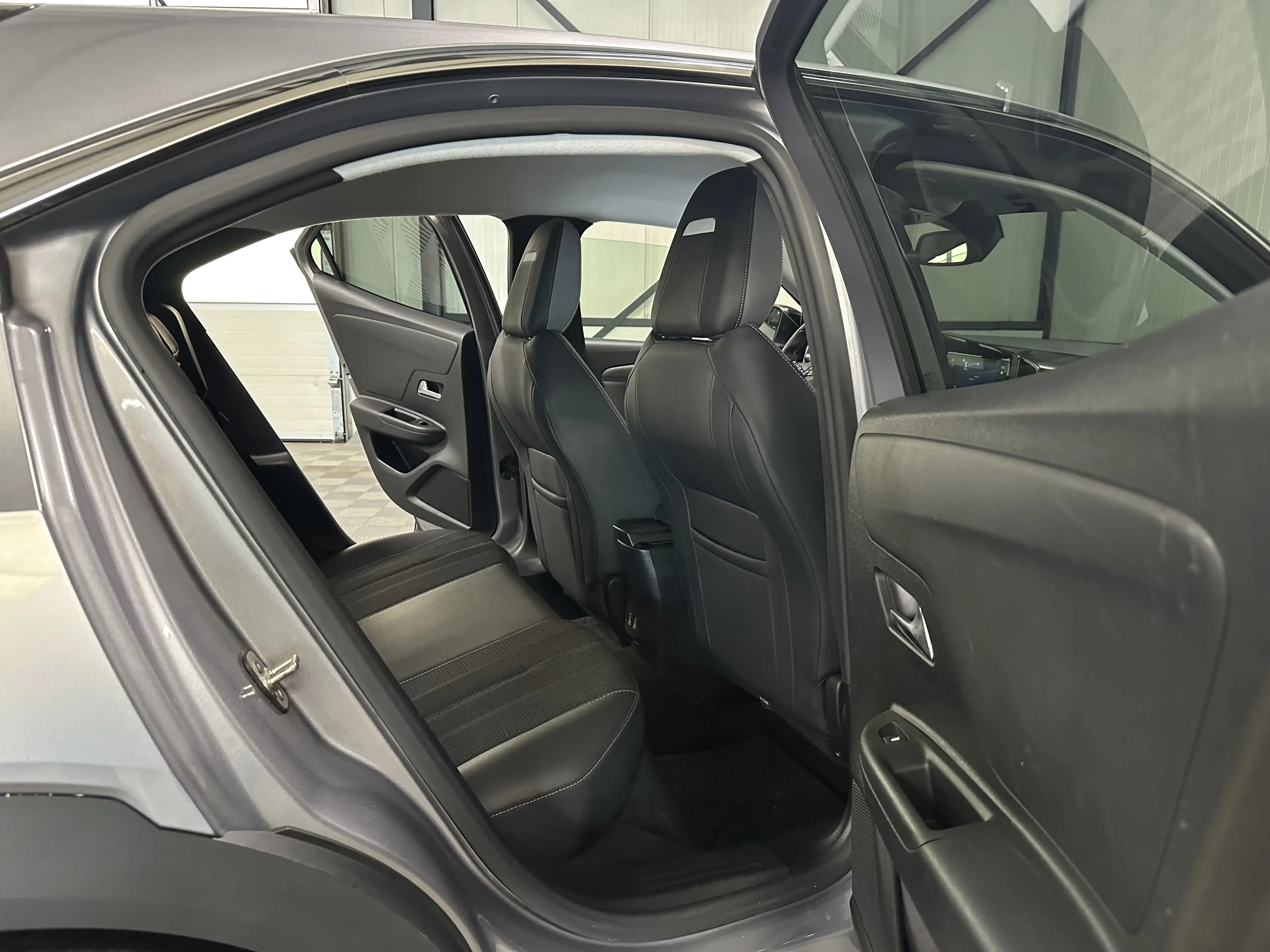 Opel Mokka-E Business Elegance 50kWh 3-Fase | Navi | Camera — photo 5