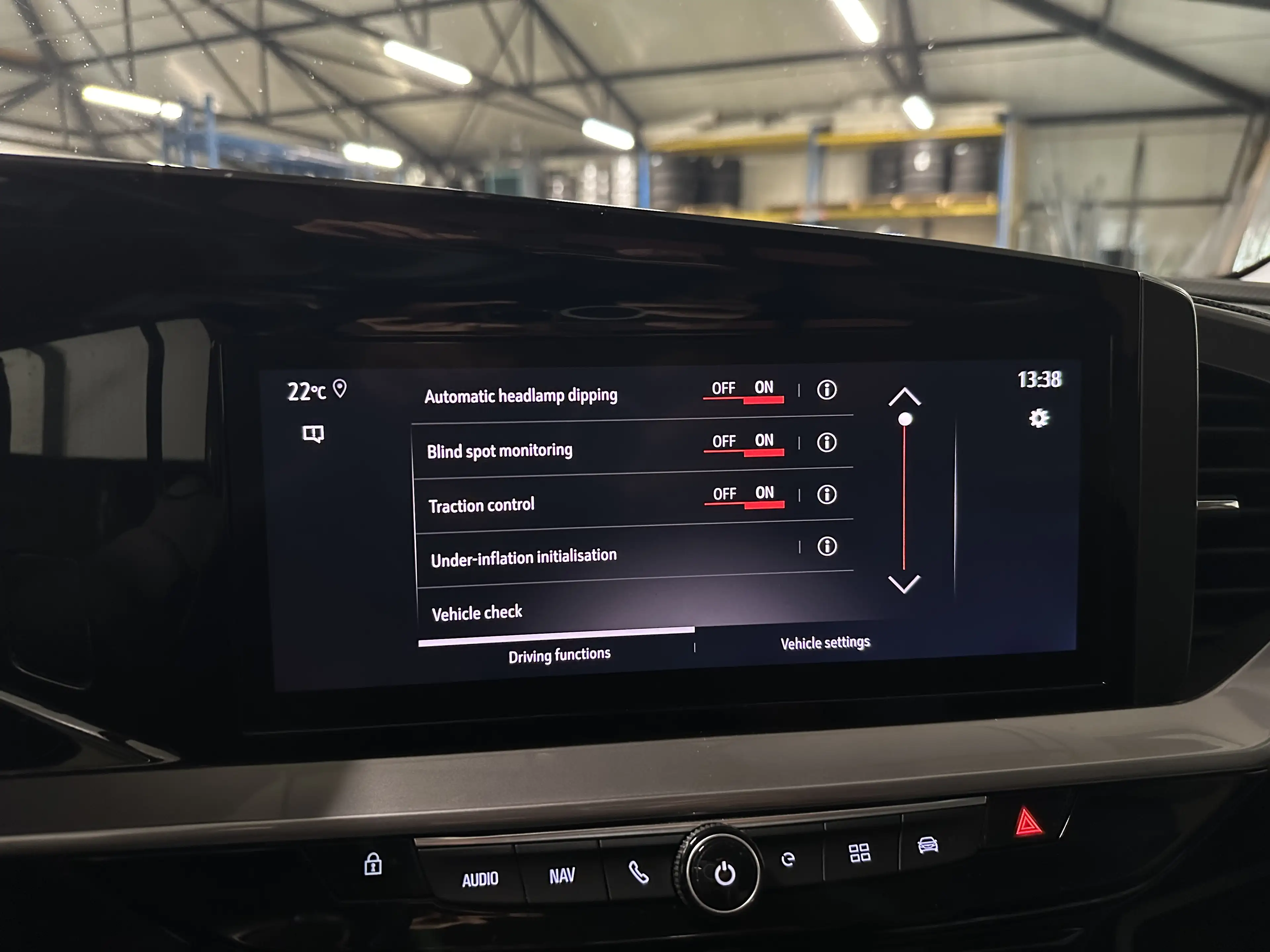 Opel Mokka-E Business Elegance 50kWh 3-Fase | Navi | Camera — photo 20