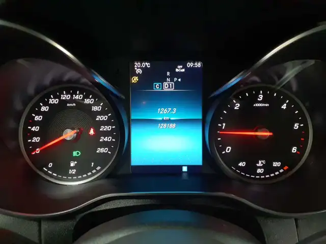 Mercedes-Benz GLC view 11