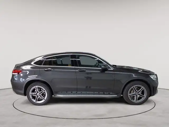 Mercedes-Benz GLC view 3