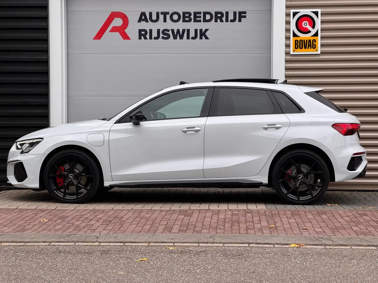 Audi A3 Sportback 45 TFSI e S edition Competition S3 Pano/ Bianco - 2