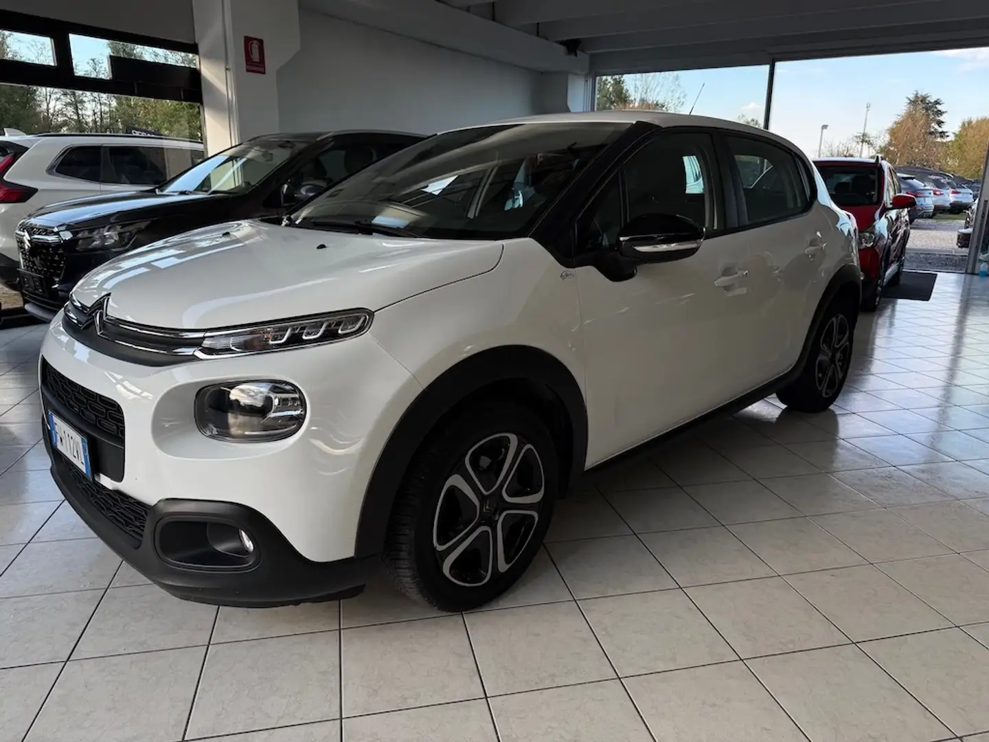 Citroen C3 C3 III 2017 1.2 puretech FEEL OK NEOPATENTATI Blanc - 1