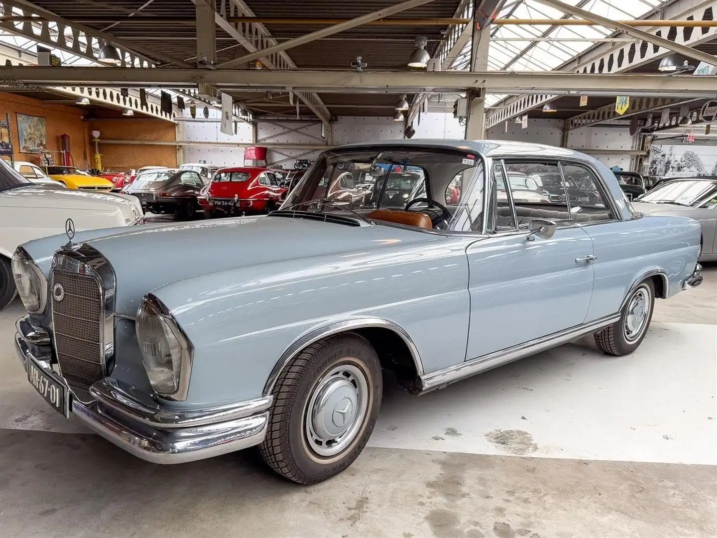 Mercedes-Benz 220 SE Blau - 1