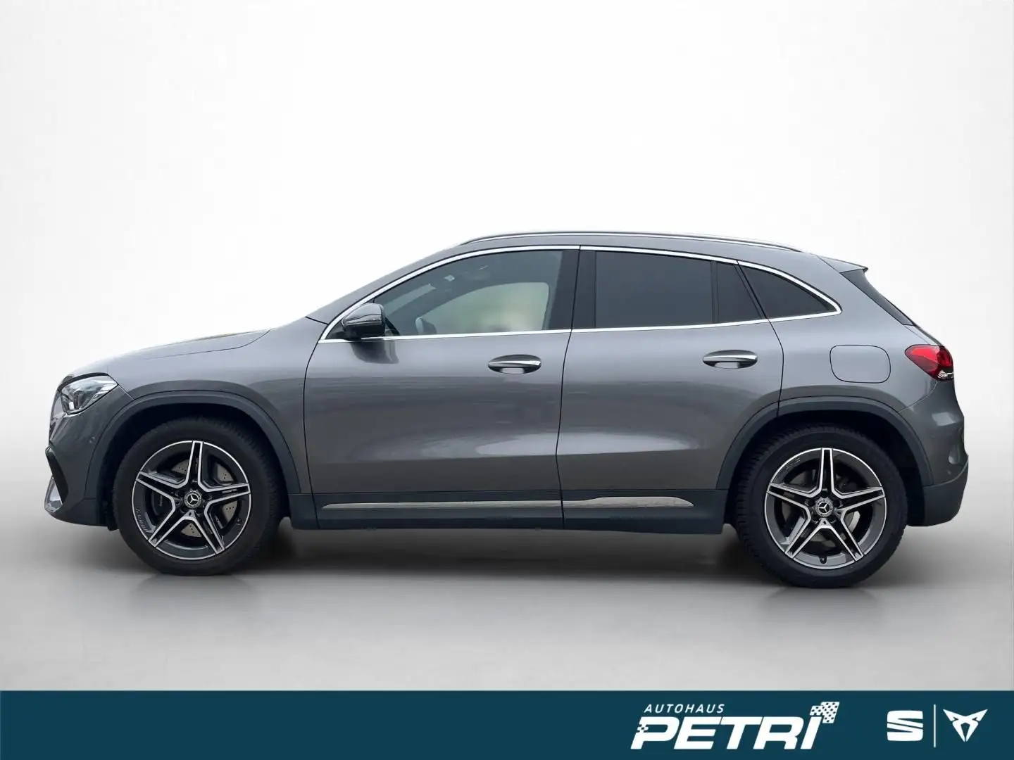 Mercedes-Benz GLA 250 Mercedes-Benz GLA 250 AMG Line Grau - 2