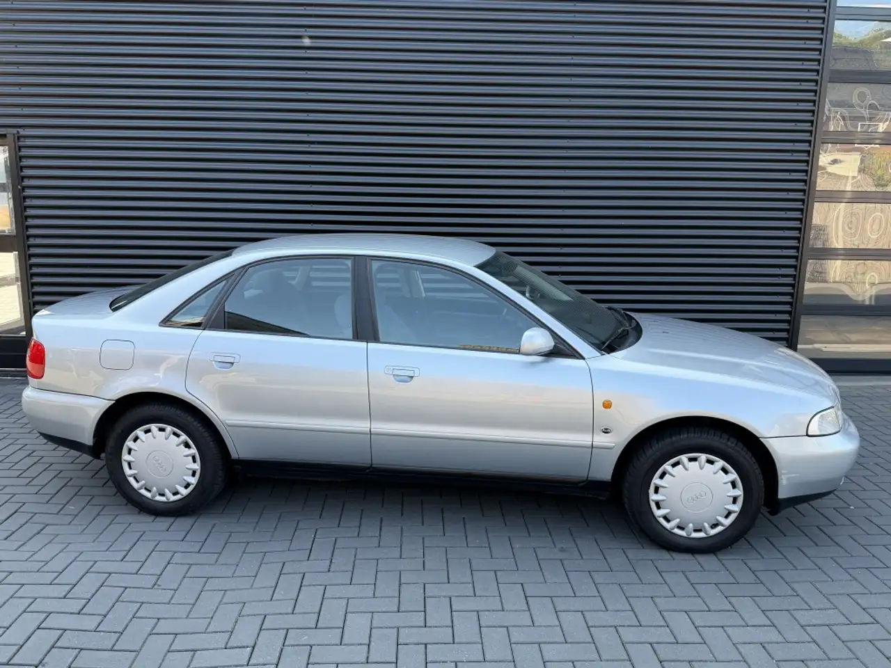 Audi A4 Limousine 1.6 GRIJS| 1996| ZEER NETJES| APK| 149DK, foto 6